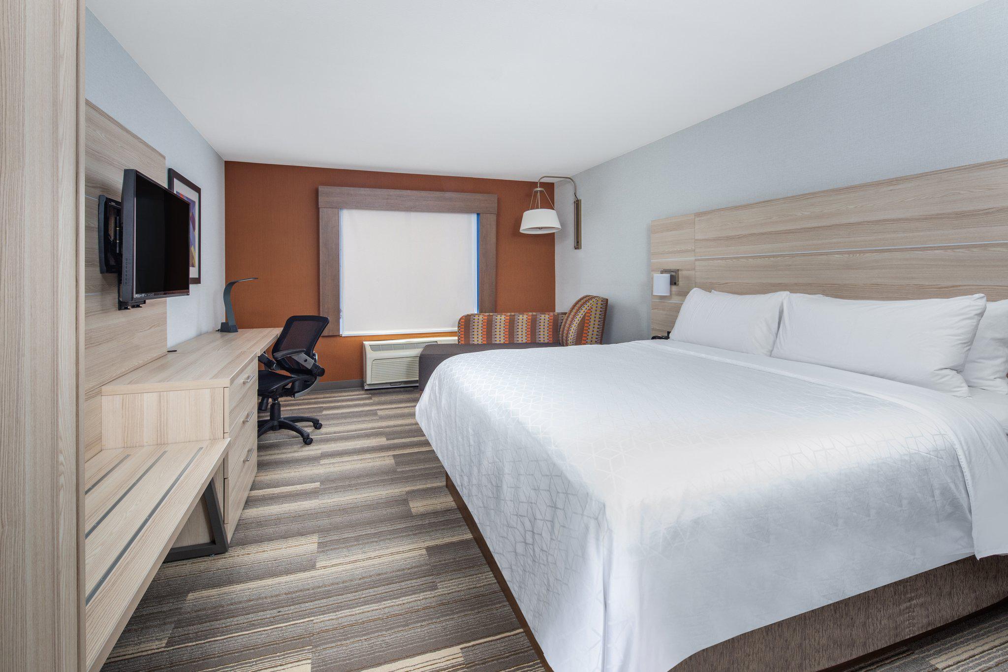 Holiday Inn Express & Suites Ontario Airport Photo