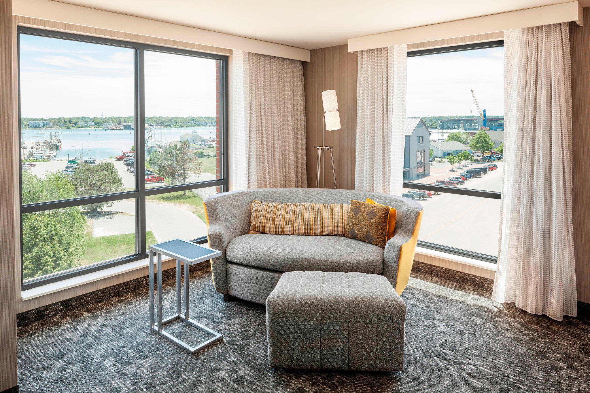 Courtyard by Marriott Portland Downtown/Waterfront Photo