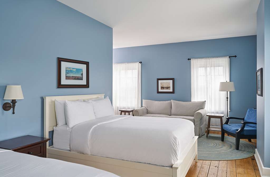 The Cadillac House Lexington, Tapestry Collection by Hilton Image