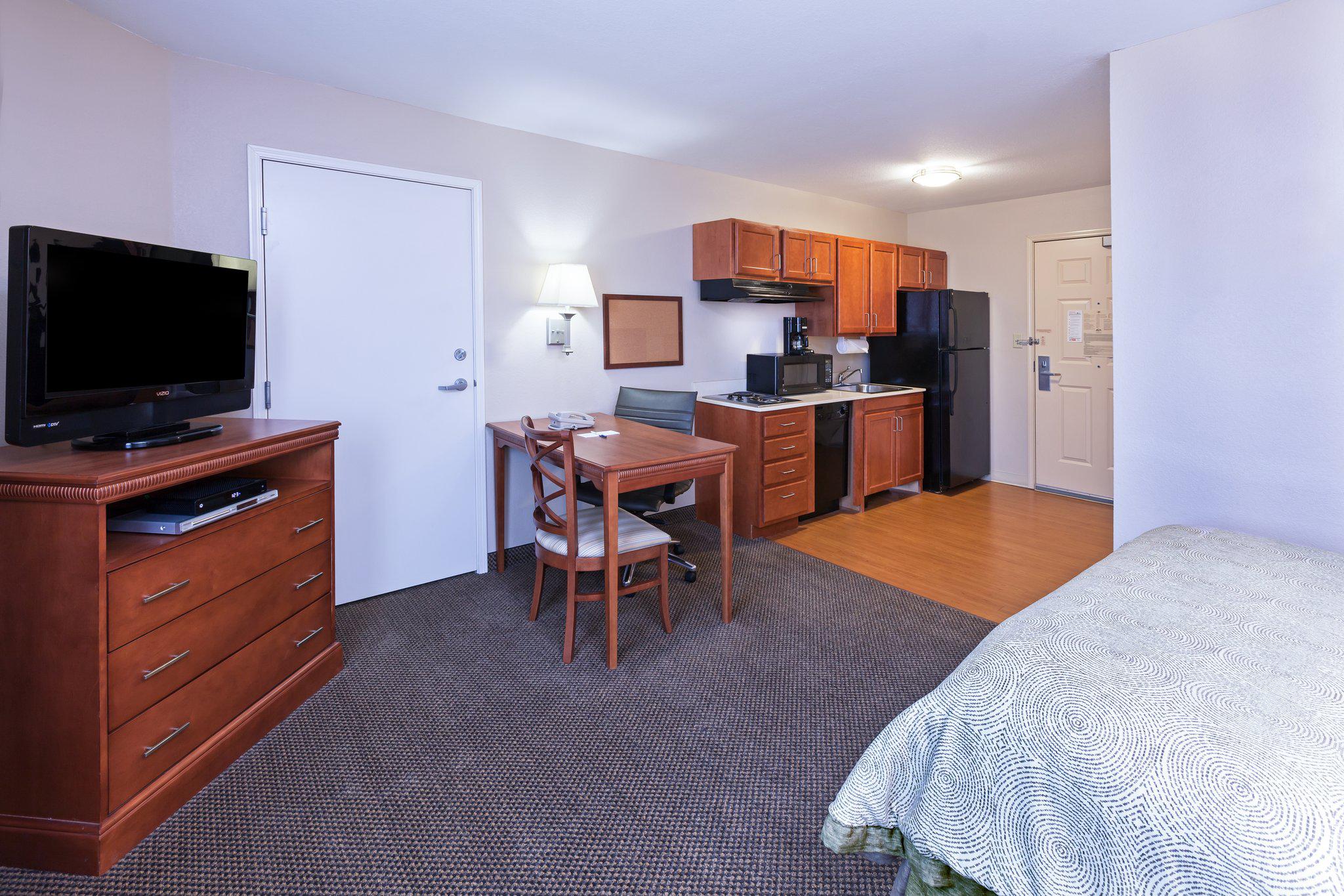 Candlewood Suites Owasso Photo