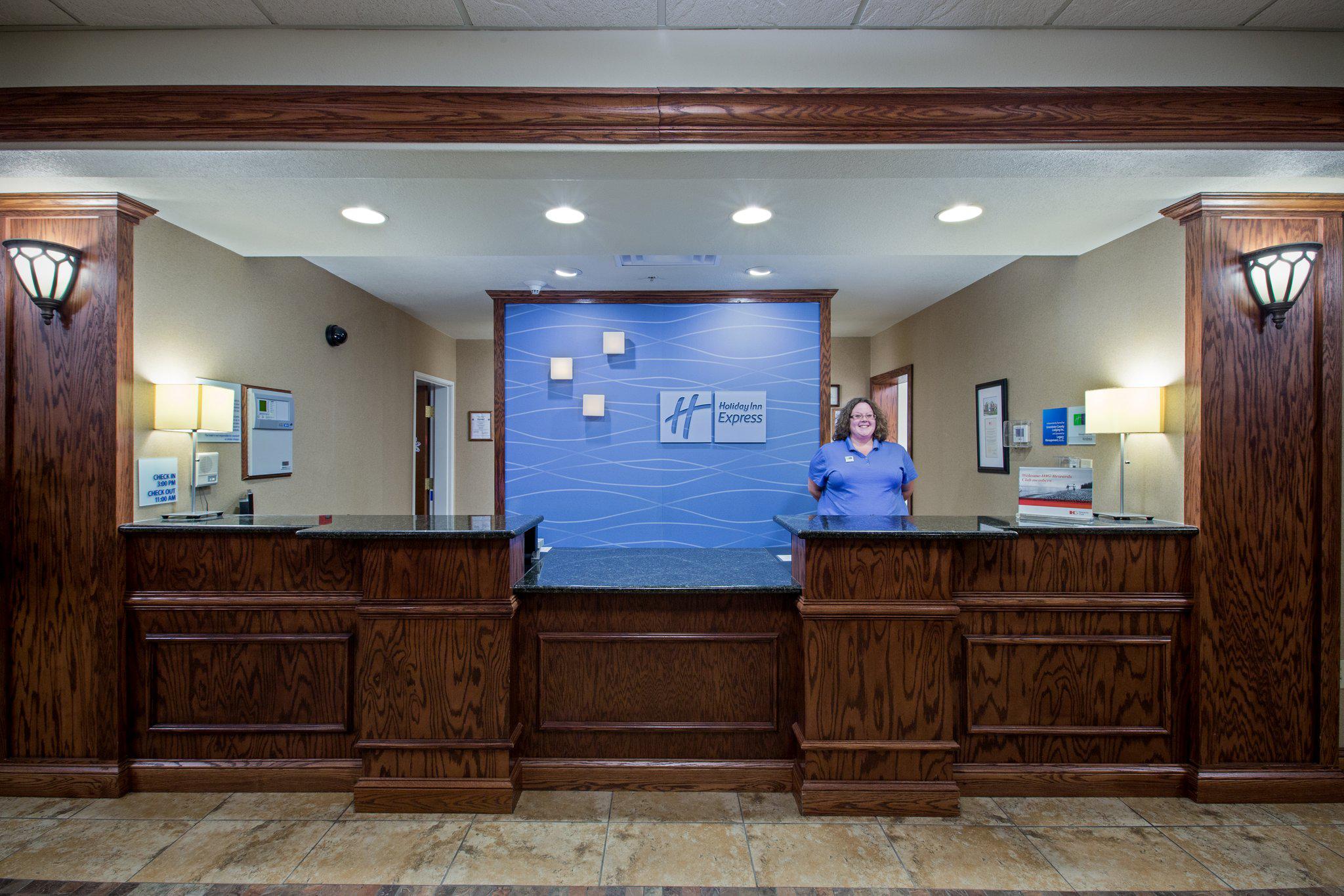 Holiday Inn Express & Suites Lewisburg Photo