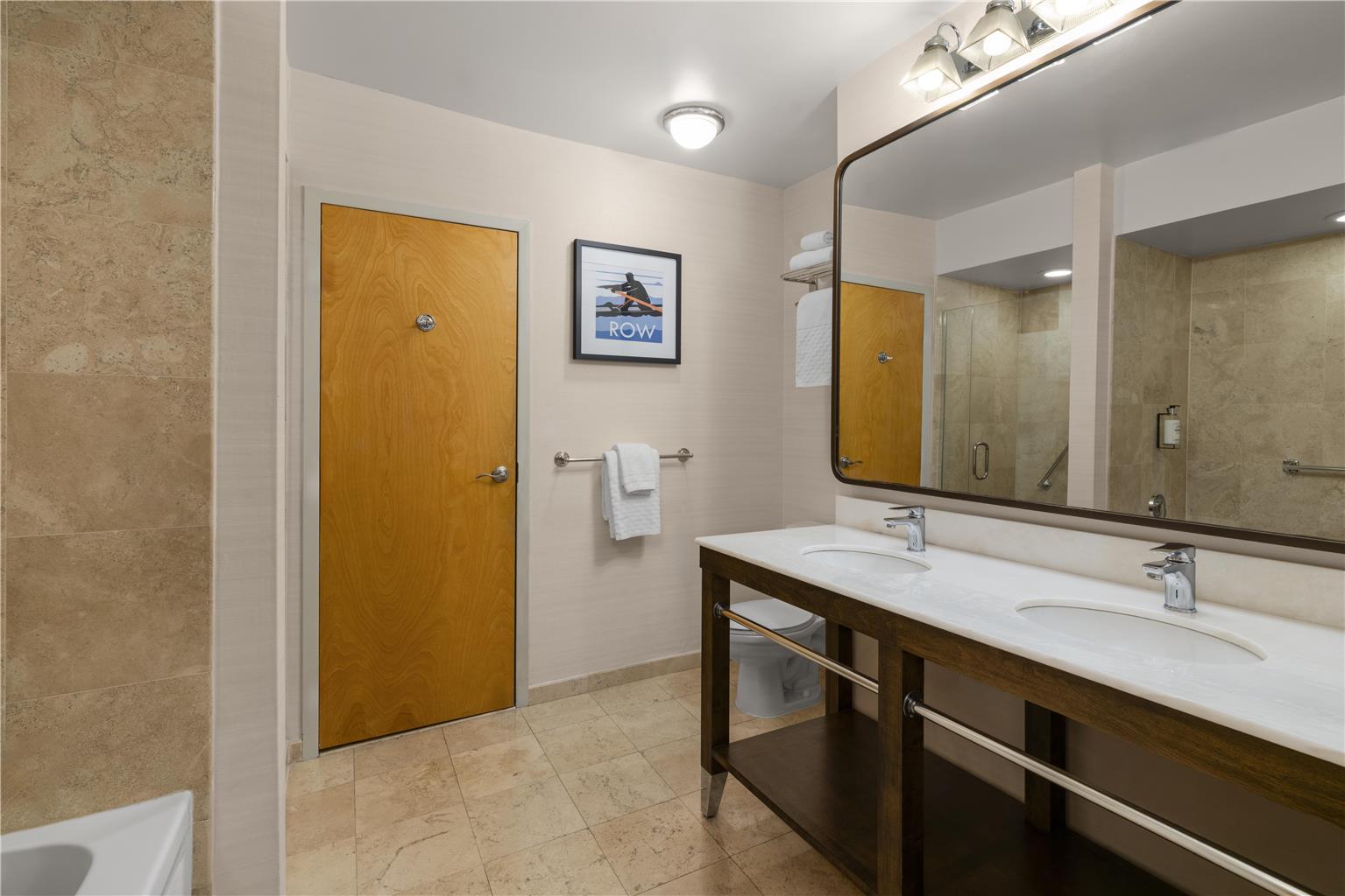Best Western Premier Plainview-Long Island Hotel Image