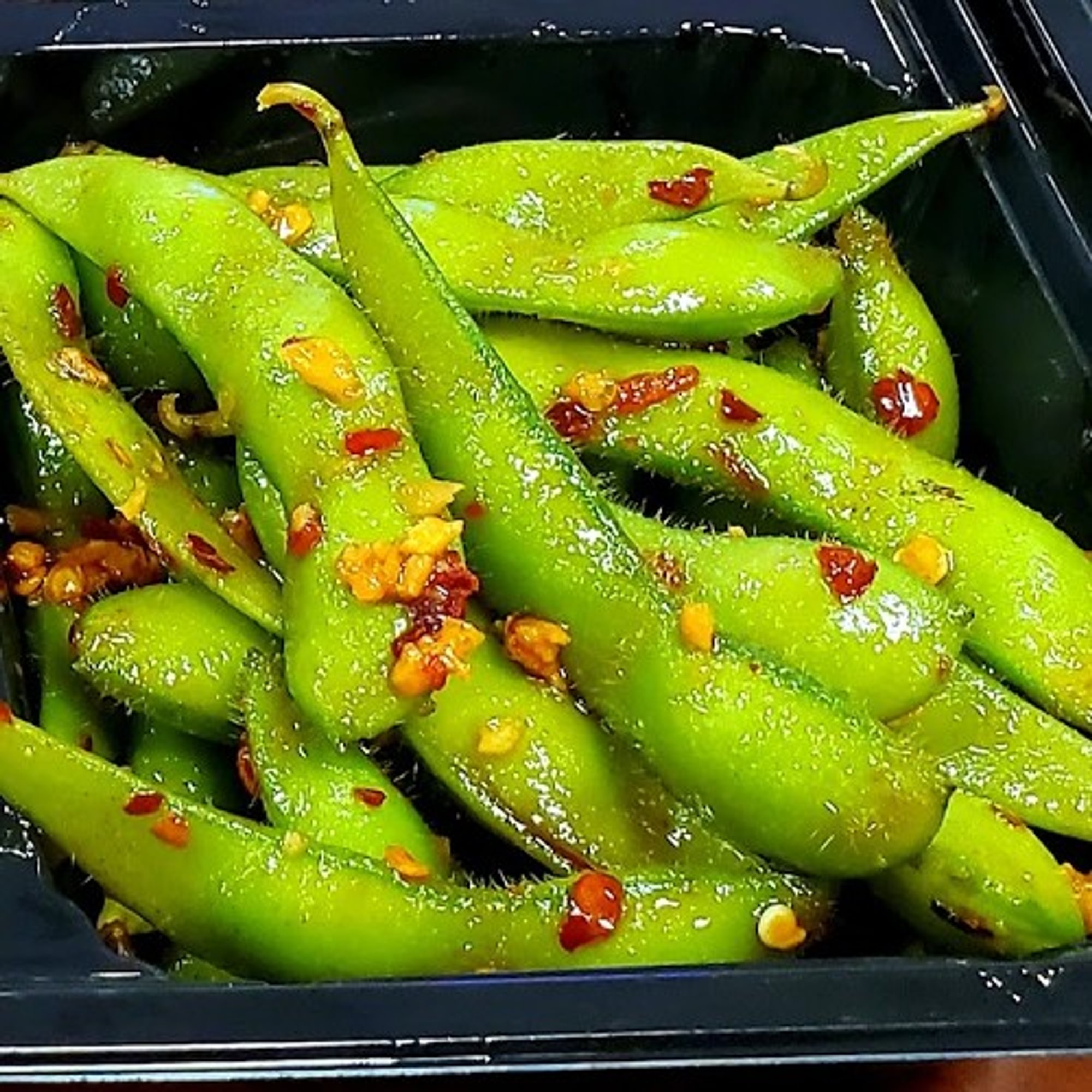 Delish Spicy Garlic Edamame