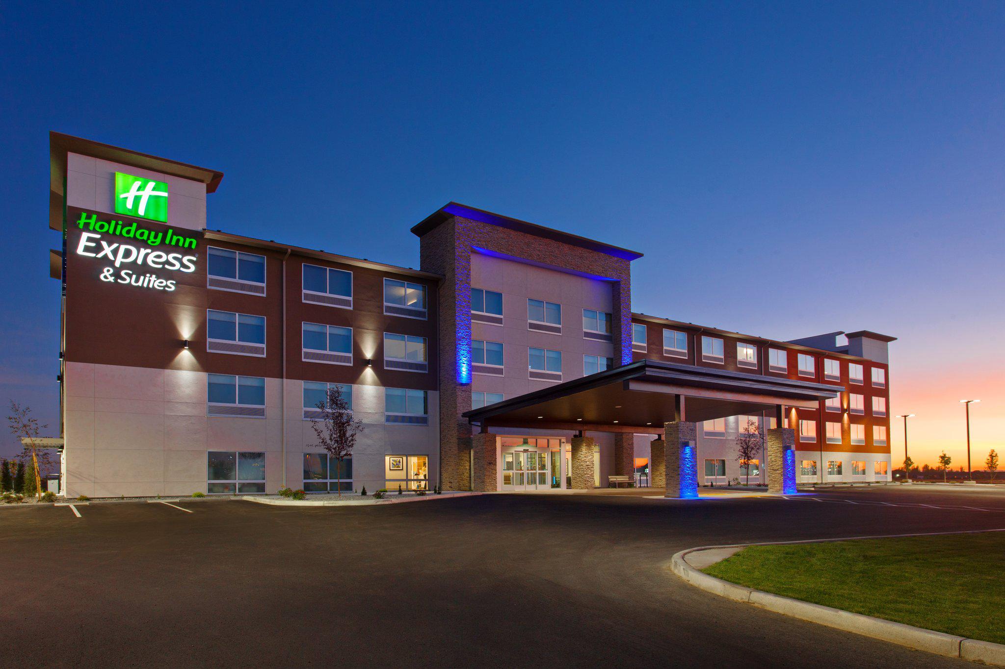 Holiday Inn Express & Suites Moses Lake Photo