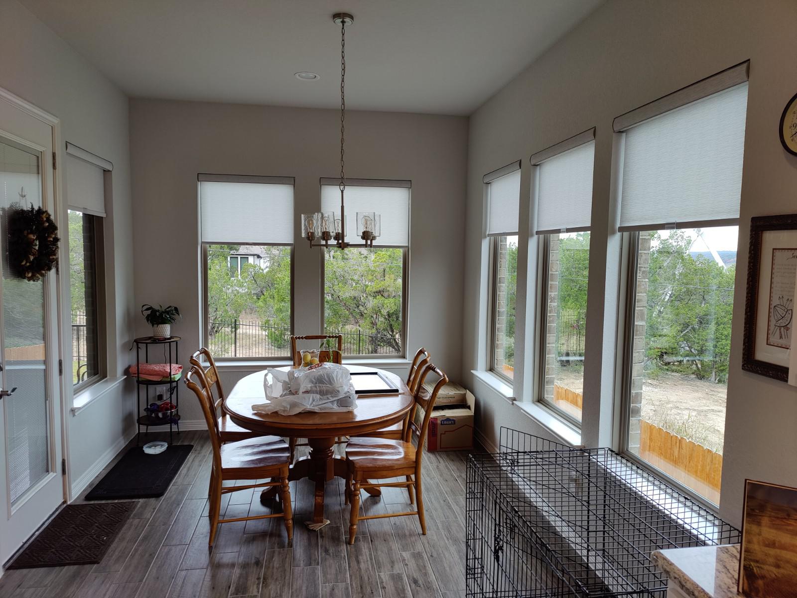 Light filtering roller shade for a room in Lago Vista