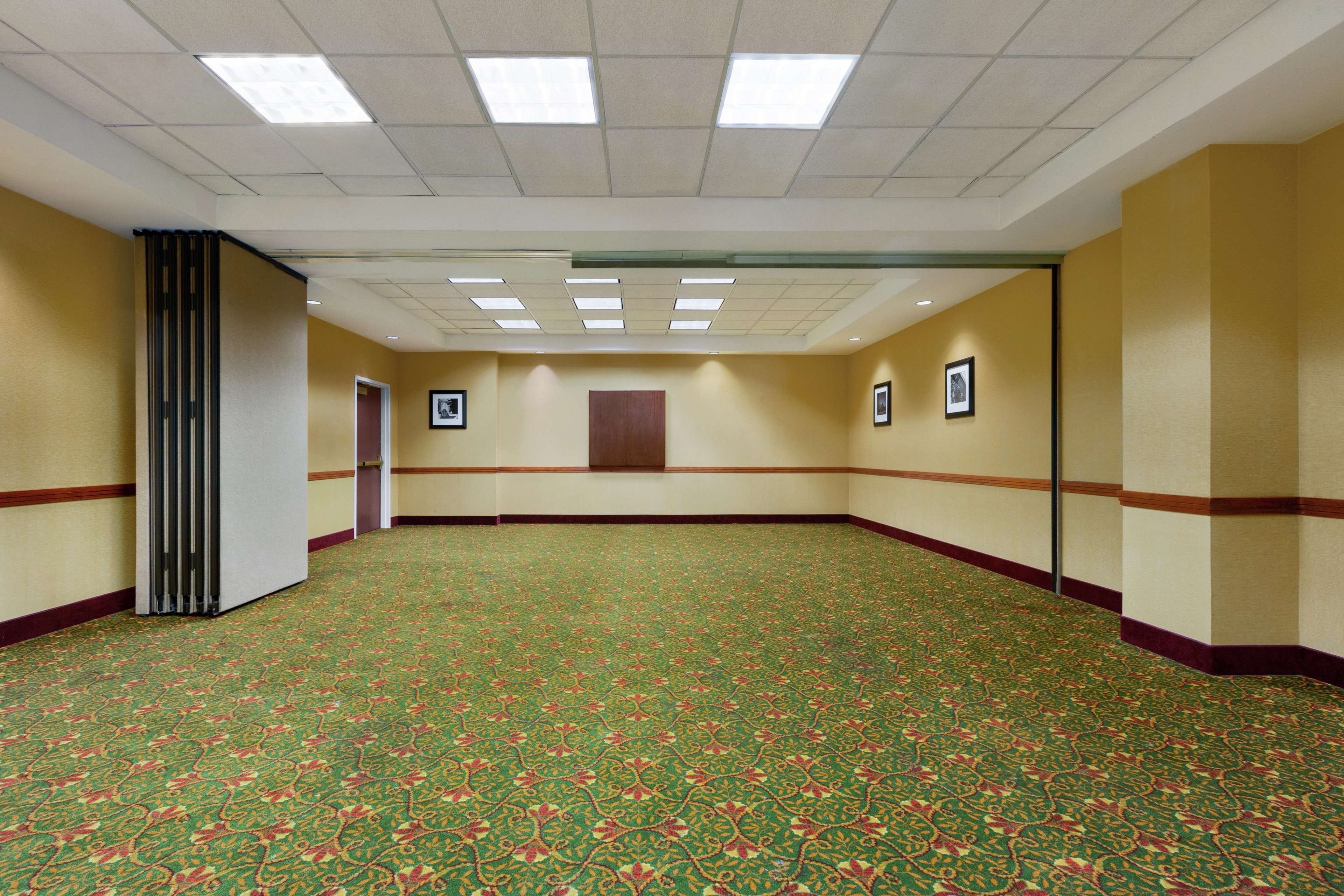 Hampton Inn & Suites Dallas-Mesquite Photo