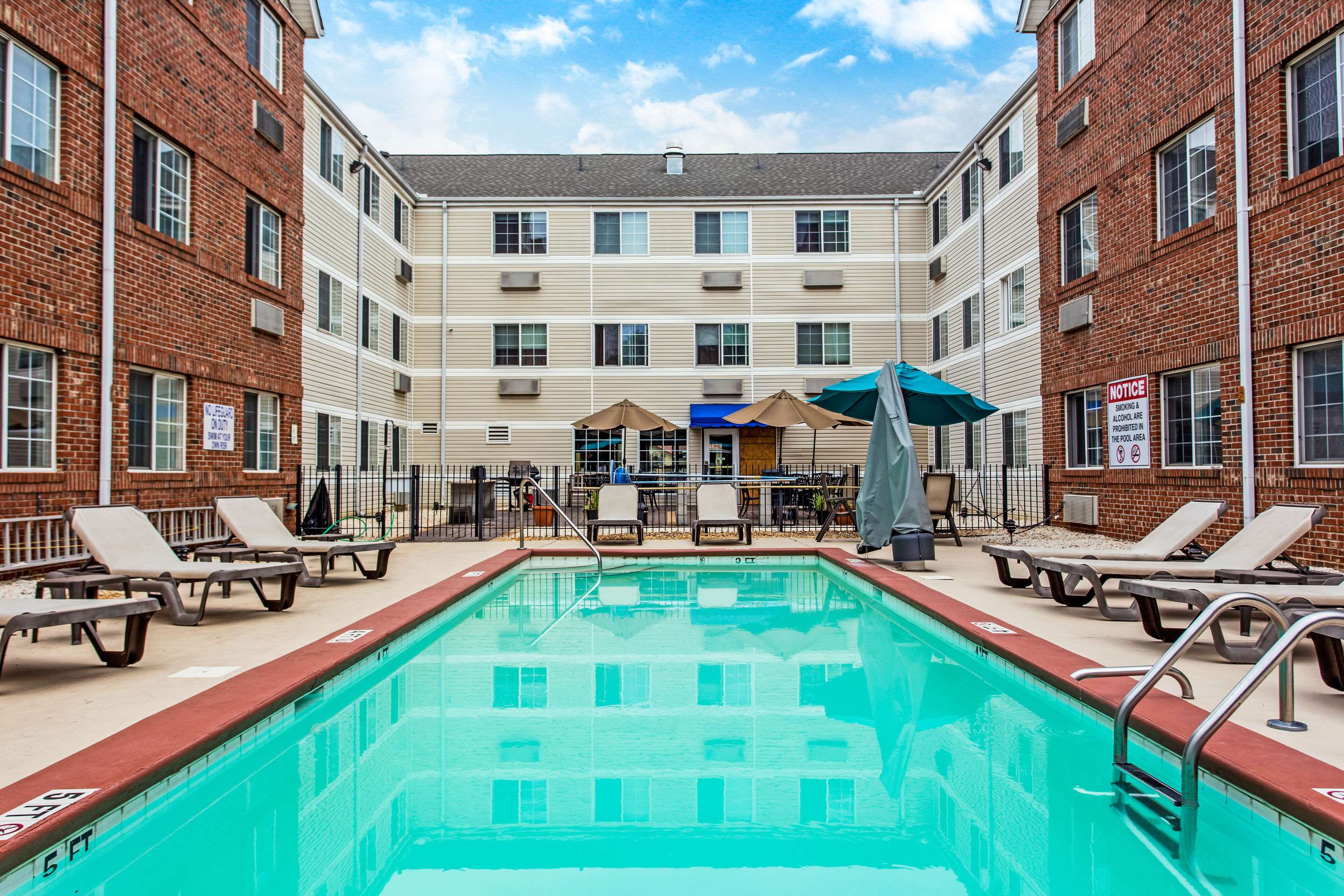 Mainstay Suites Greenville Airport Photo