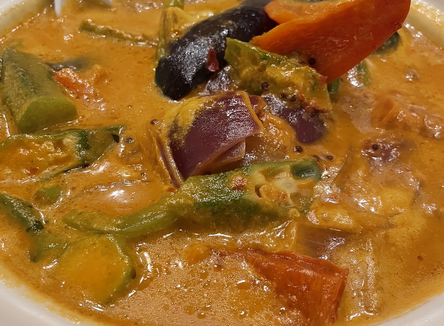 Curry Salmon in Claypot