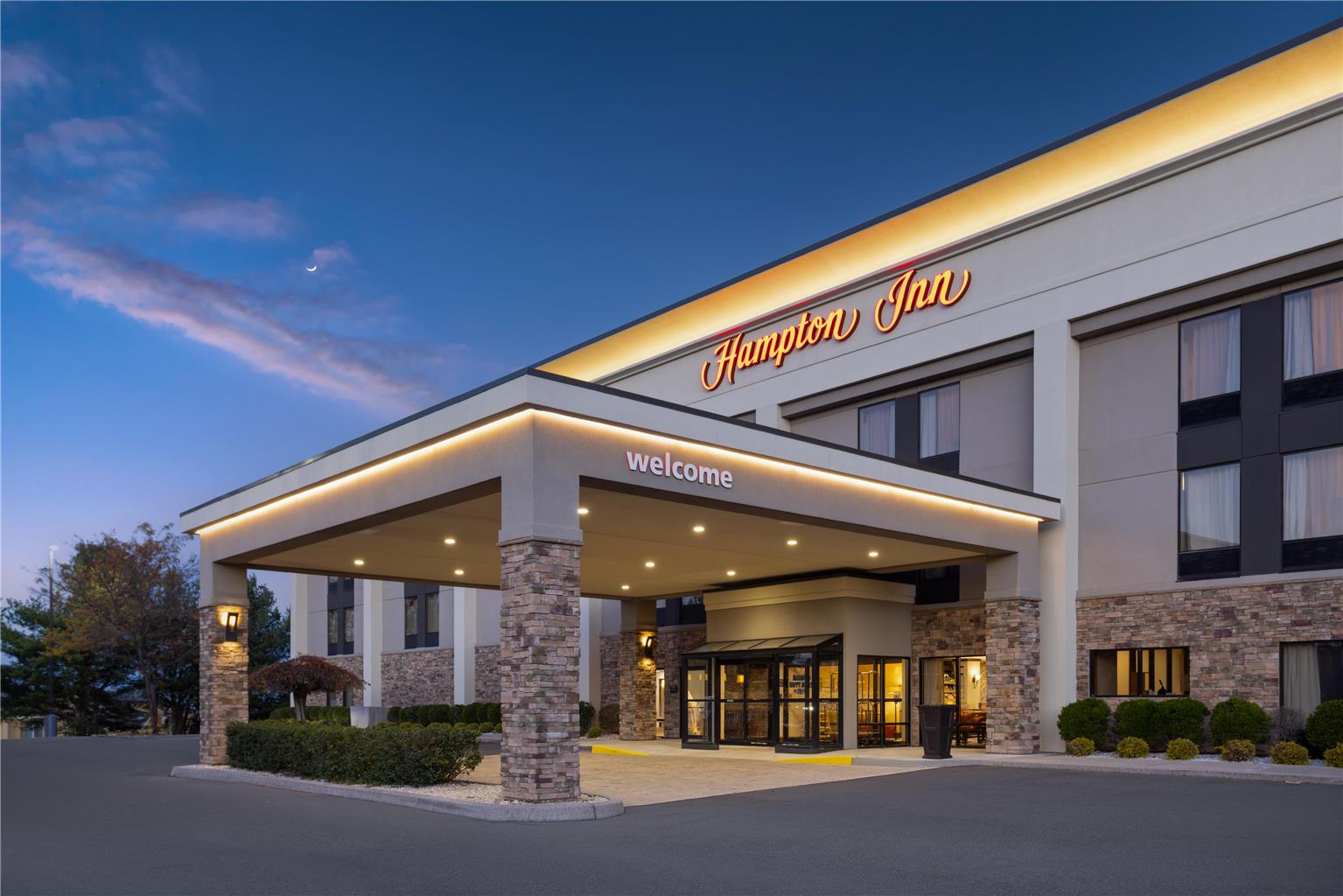 Hampton Inn Frostburg Image