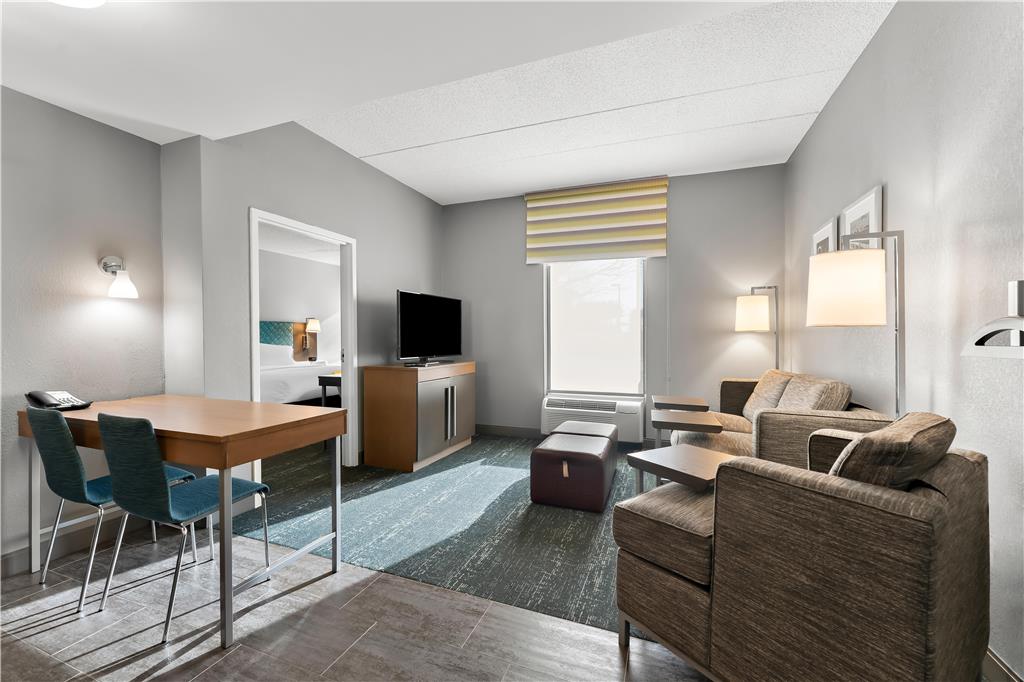 Hampton Inn & Suites Newtown Image