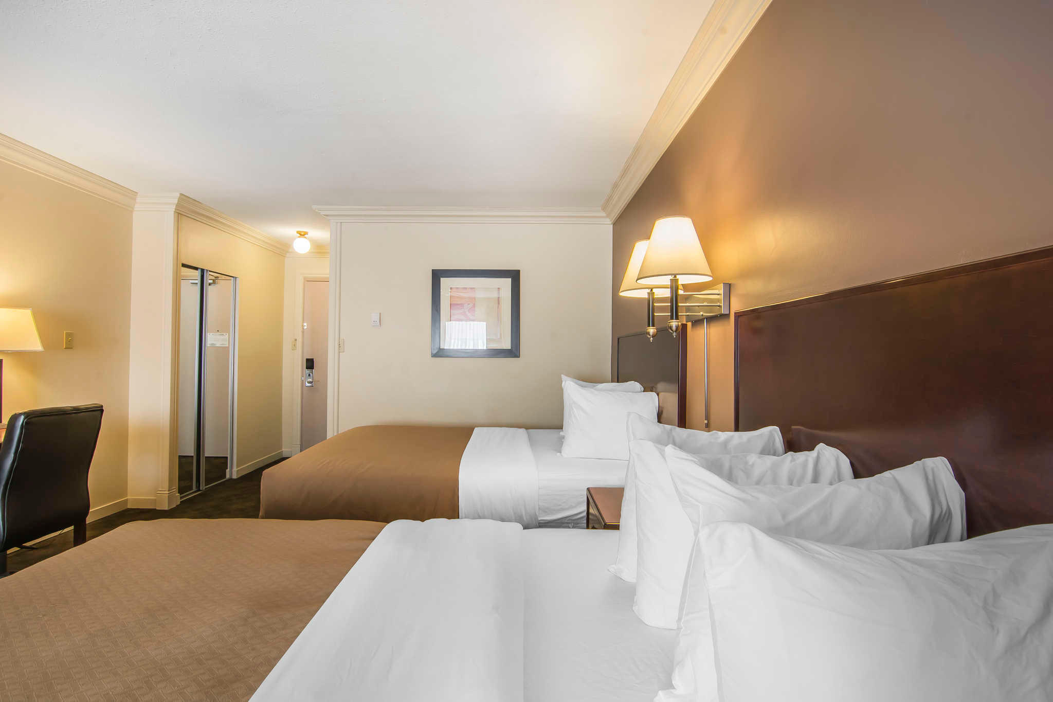 Images Quality Inn & Suites