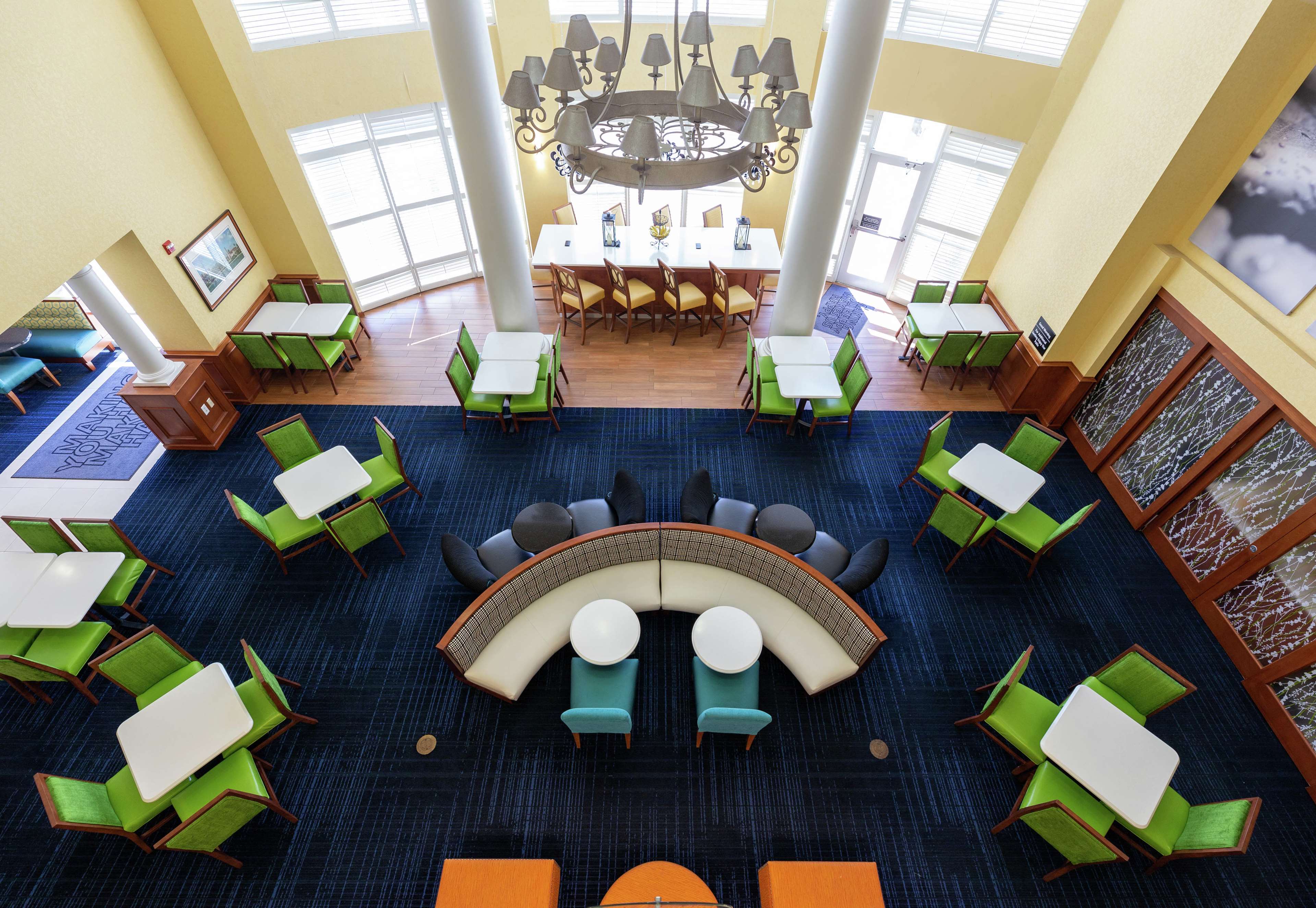 Hampton Inn & Suites Jacksonville Deerwood Park Photo