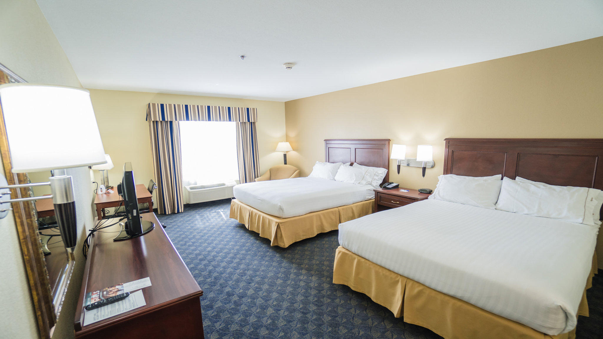 Holiday Inn Express & Suites Pampa Photo