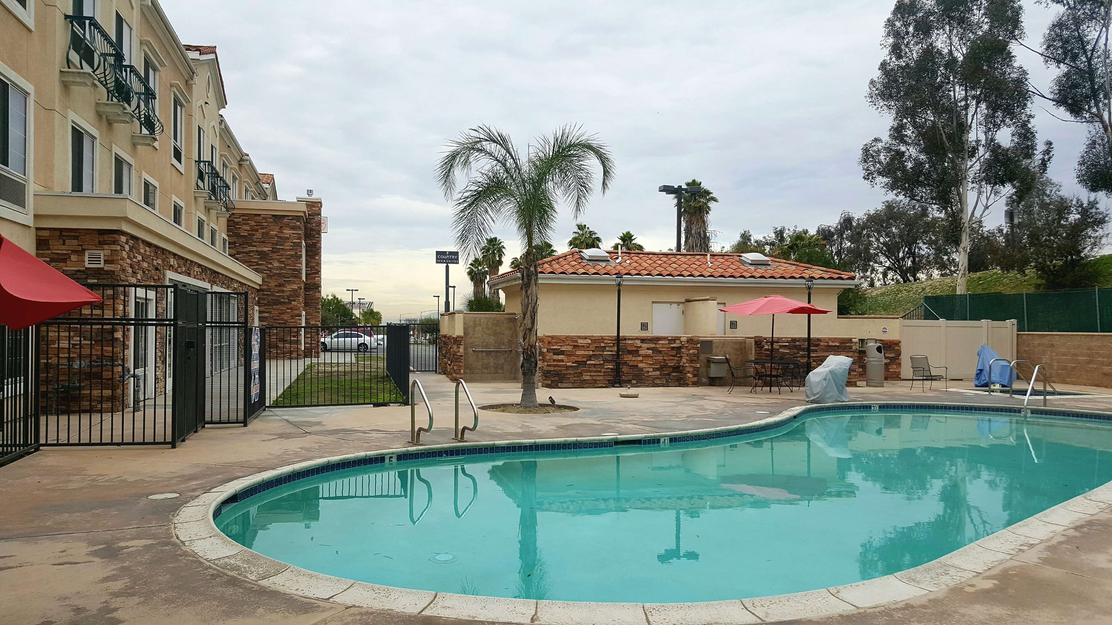 Country Inn & Suites by Radisson, San Bernardino (Redlands), CA Photo