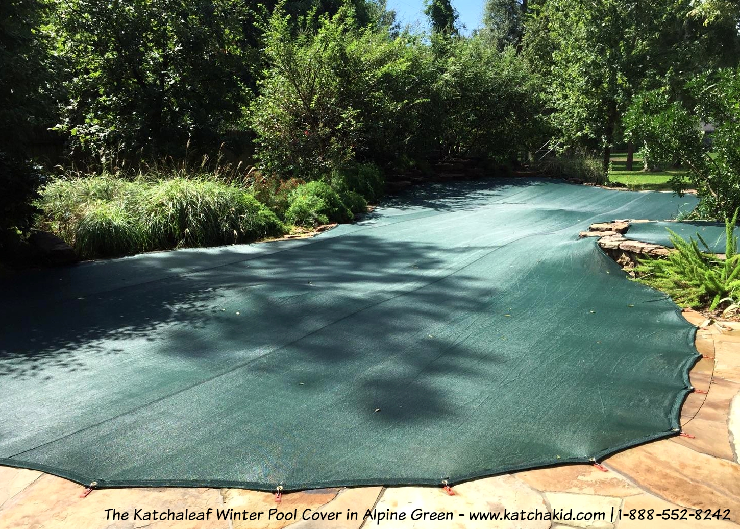 The Katchaleaf Winter Pool Cover in Alpine Green.