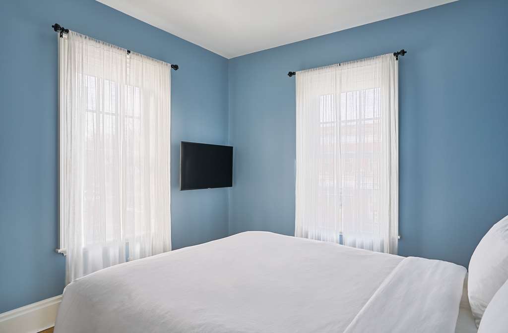 The Cadillac House Lexington, Tapestry Collection by Hilton Image