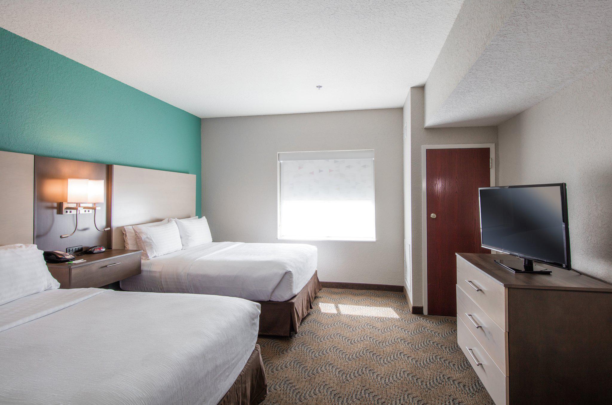 Holiday Inn & Suites Lake City Photo