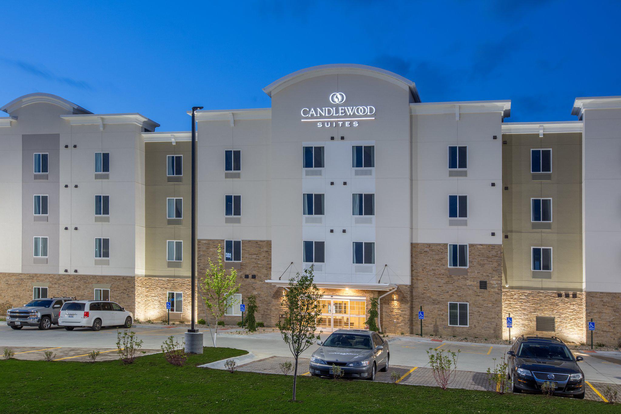 Candlewood Suites Omaha - Millard Area Photo