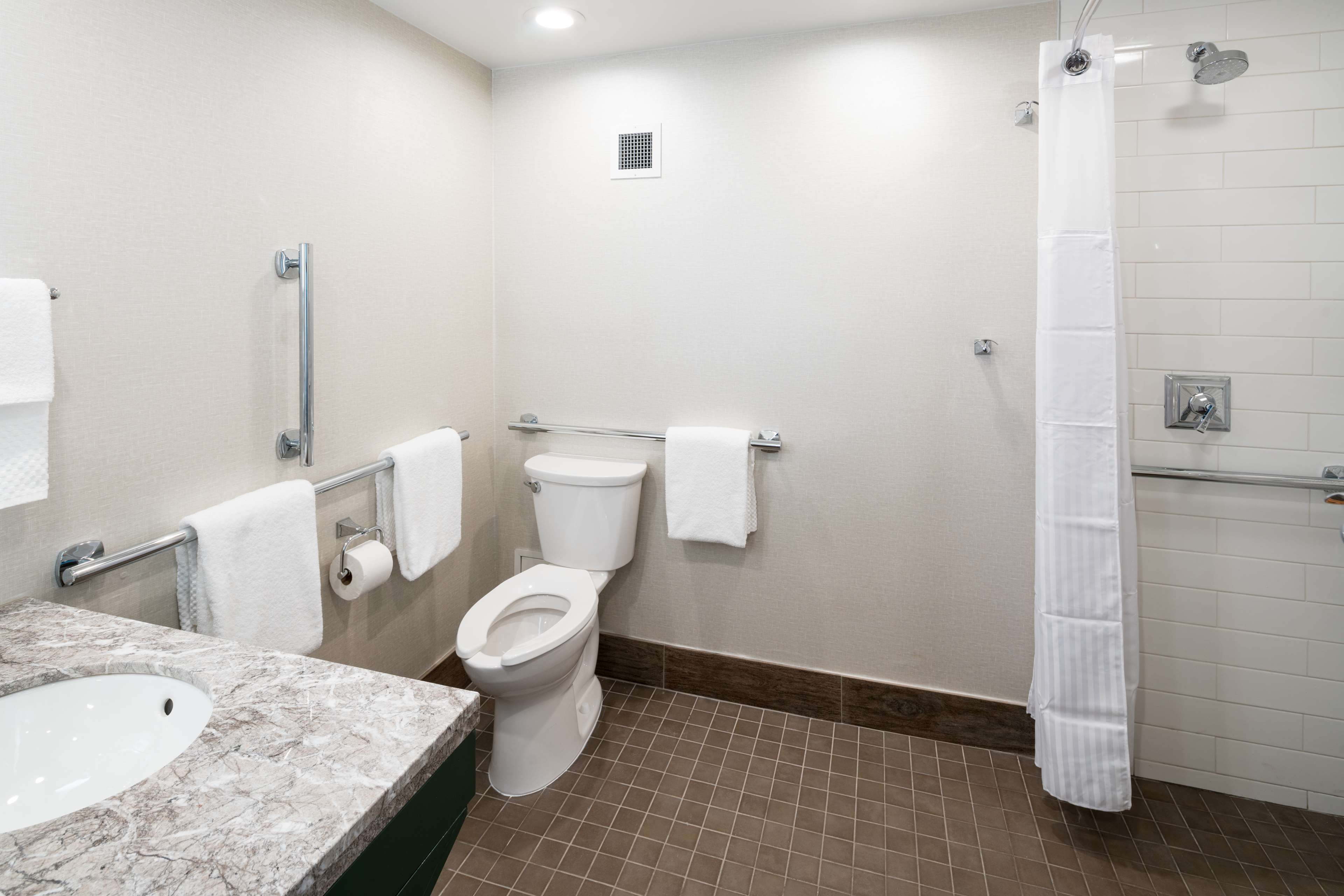 Guest room bath