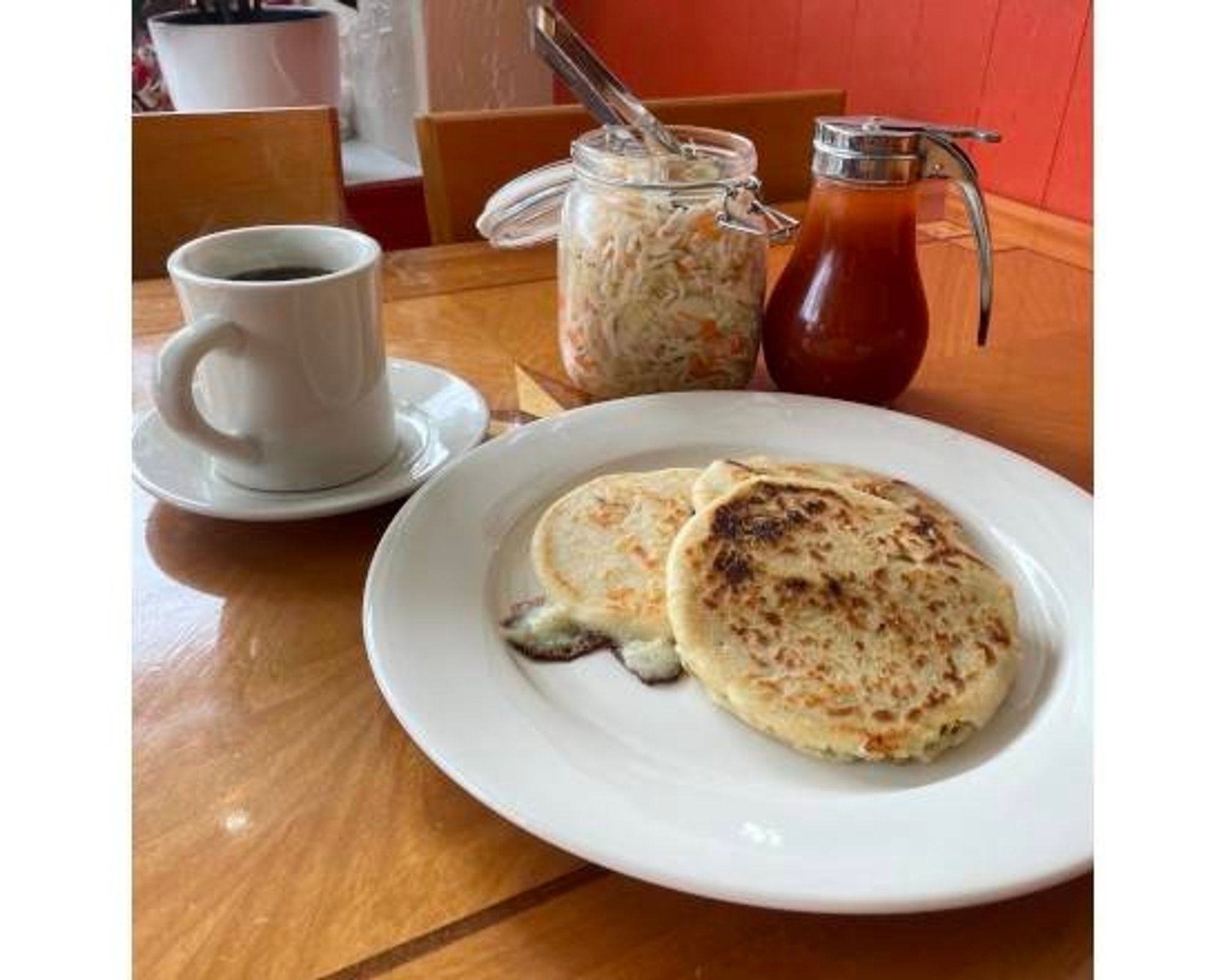 Pupusa De Queso Con Loroco
