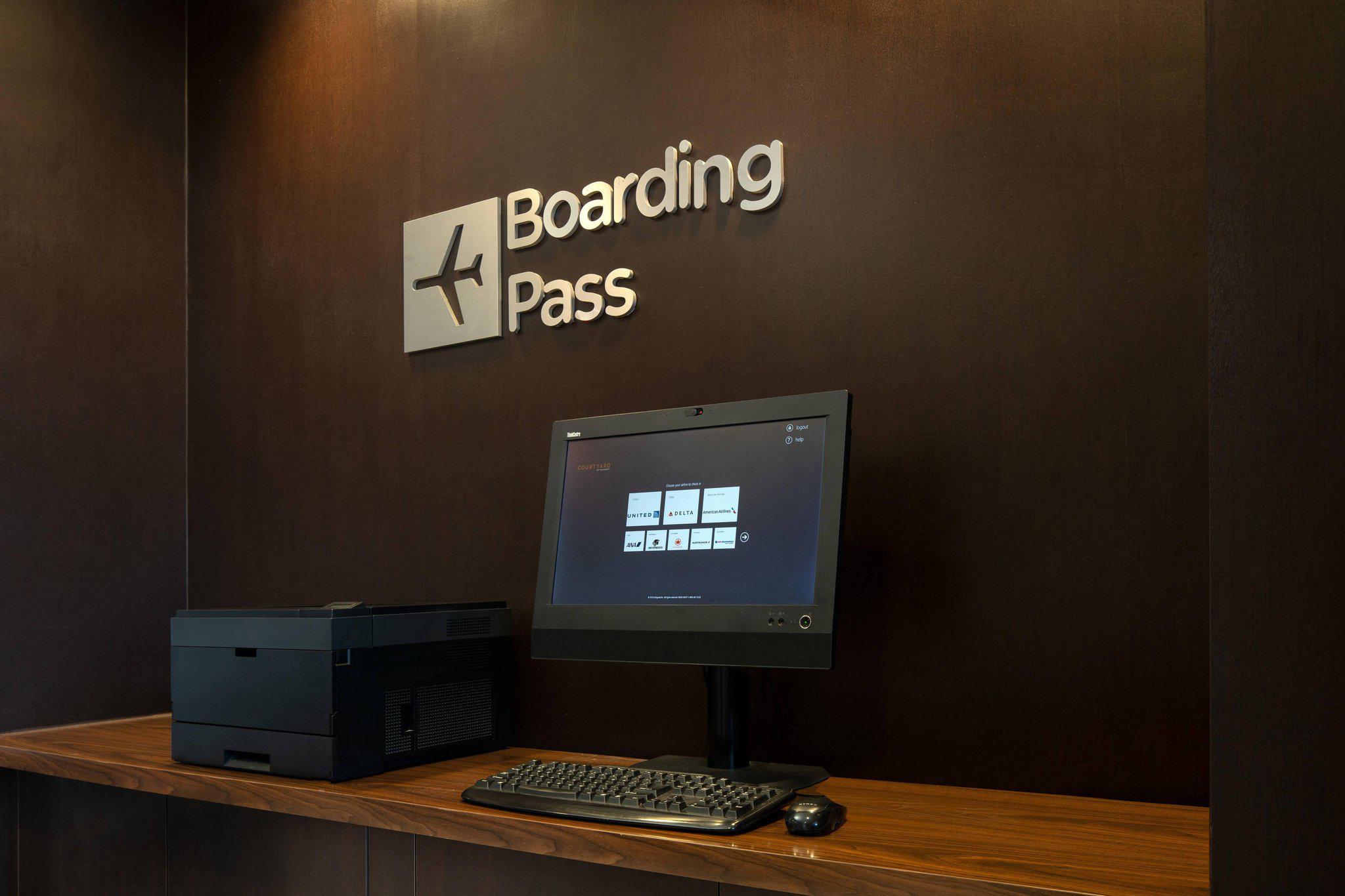 Courtyard by Marriott Denver Airport Photo