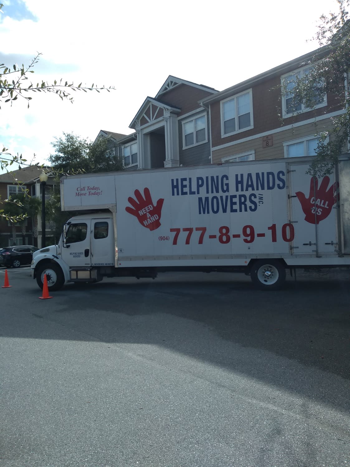 Helping Hands Movers Inc Photo