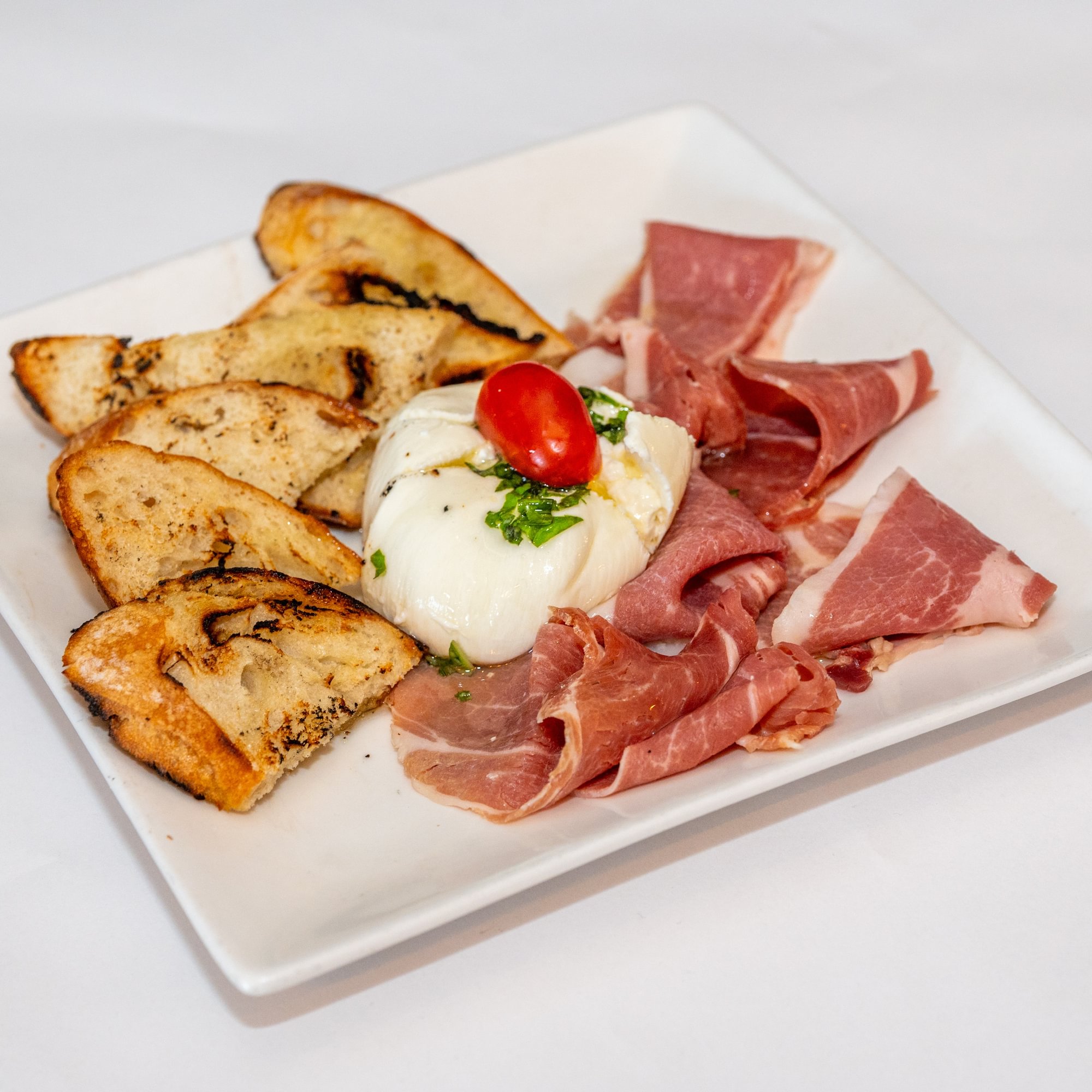 Burrata con Prosciutto