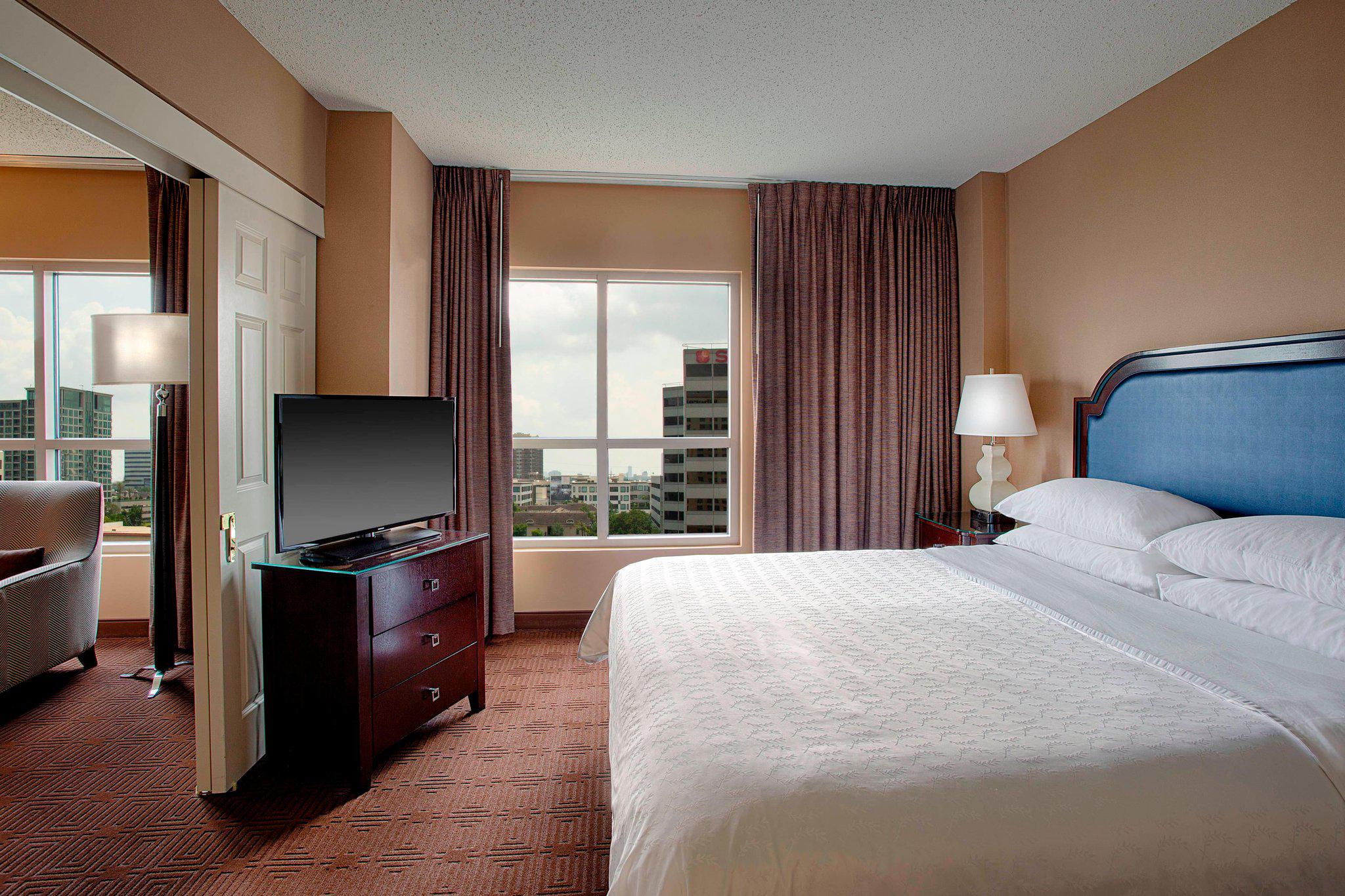 Sheraton Suites Houston Near The Galleria Photo