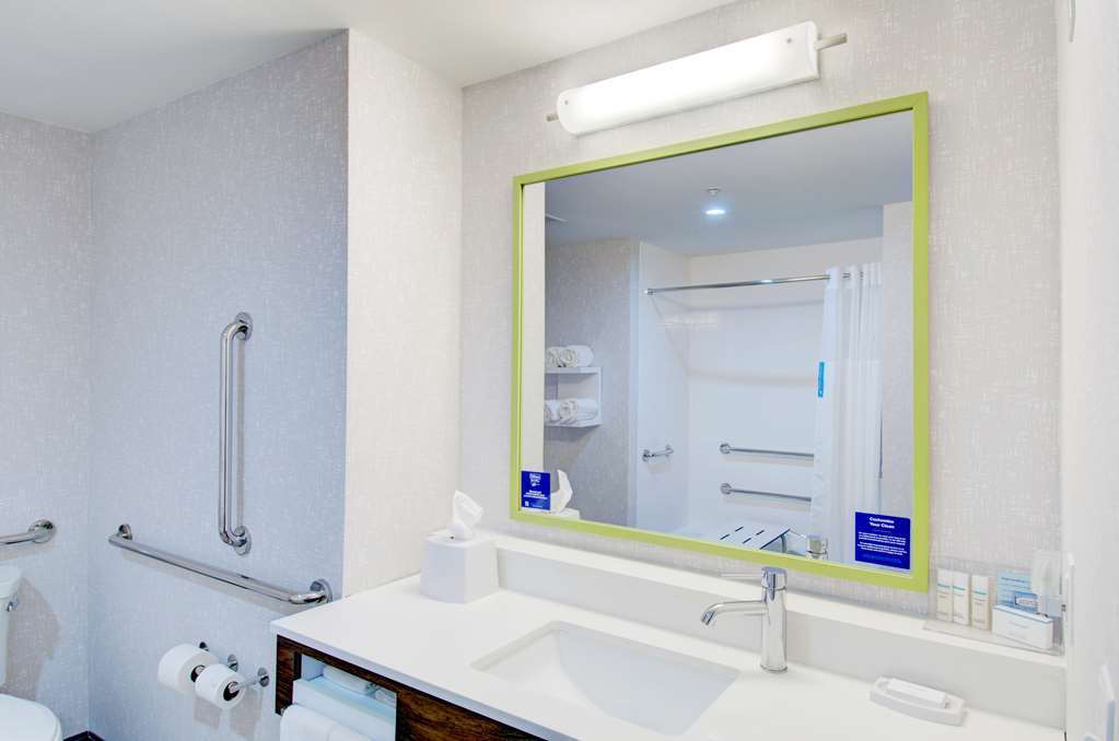 Hampton Inn & Suites Portland West Image