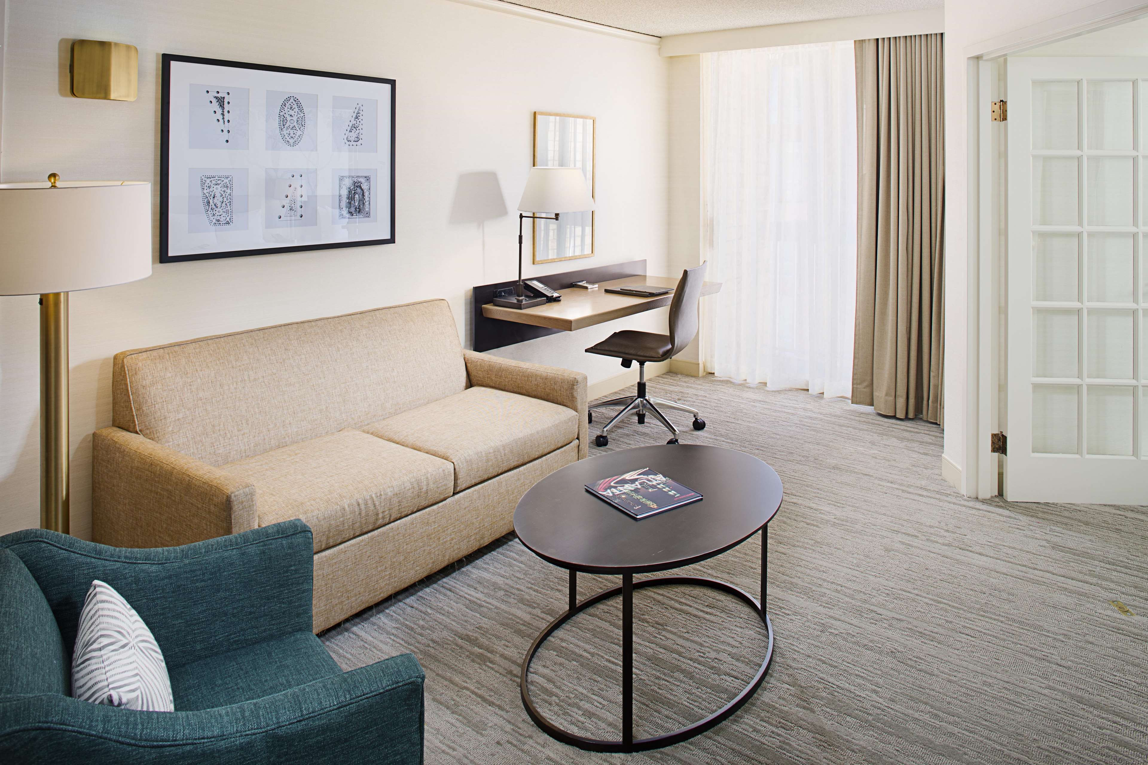 Hilton Atlanta Perimeter Suites Photo