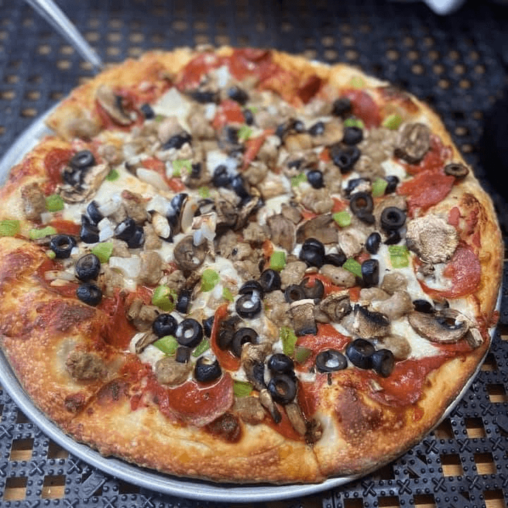 Vinny's Deluxe Pizza