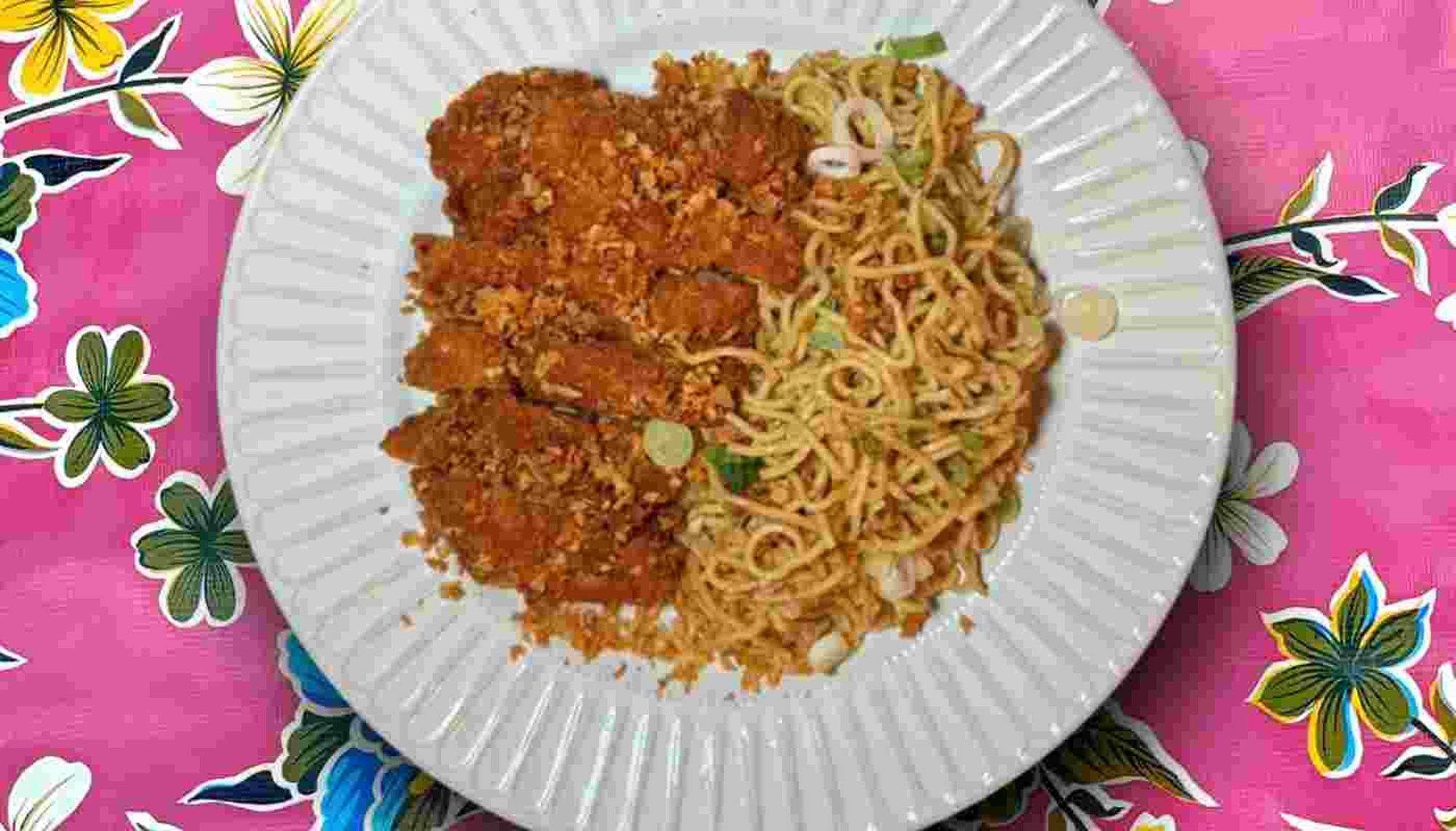 Crispy Chicken with Garlic Noodle