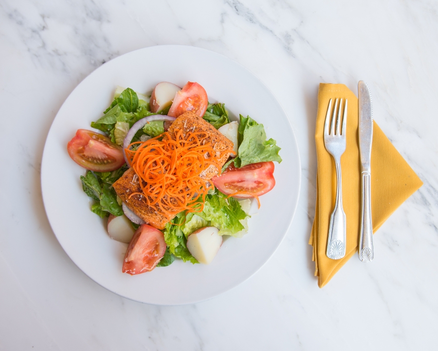 Grilled Salmon Salad