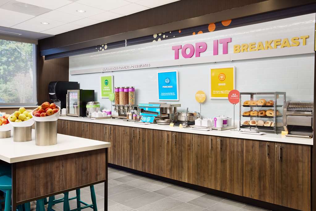 Tru by Hilton Atlanta Northlake Parkway Image