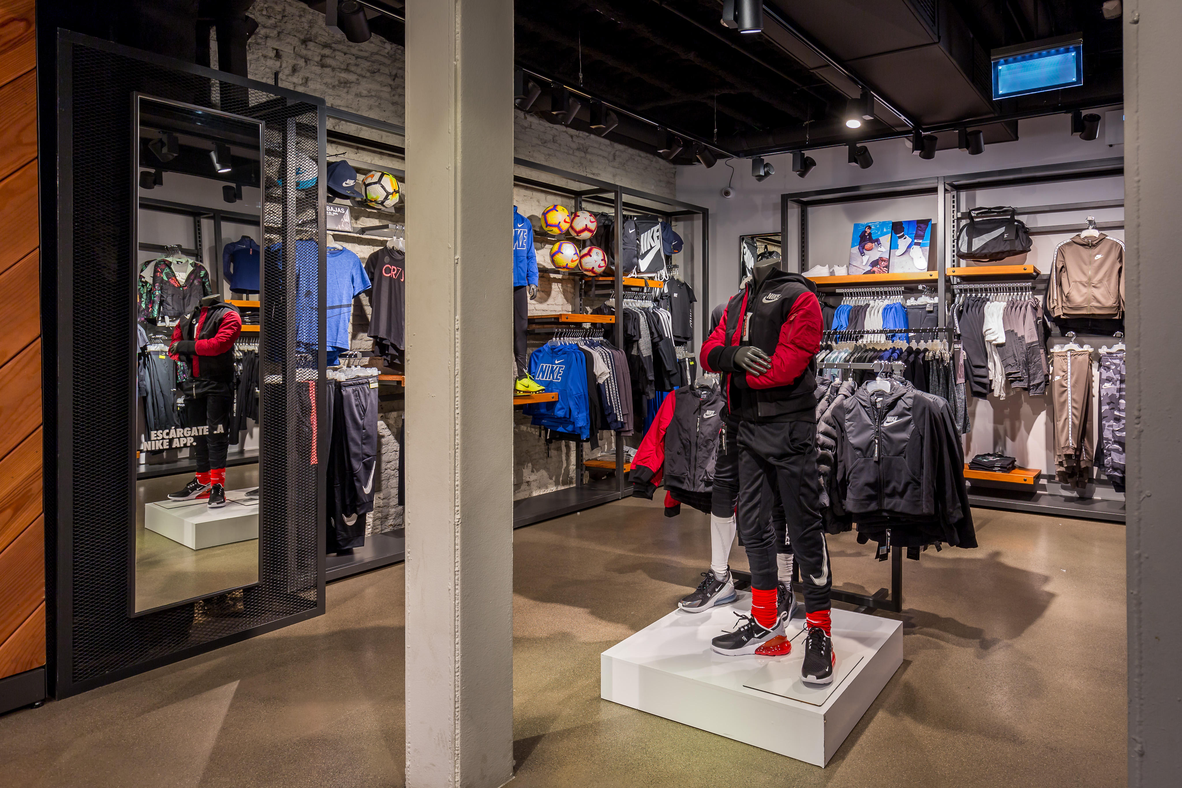 Images Nike Store Serrano