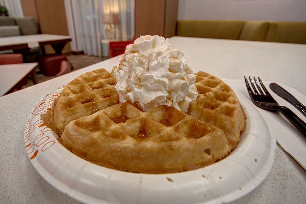 Hampton Inn & Suites Ontario Rancho Cucamonga Image