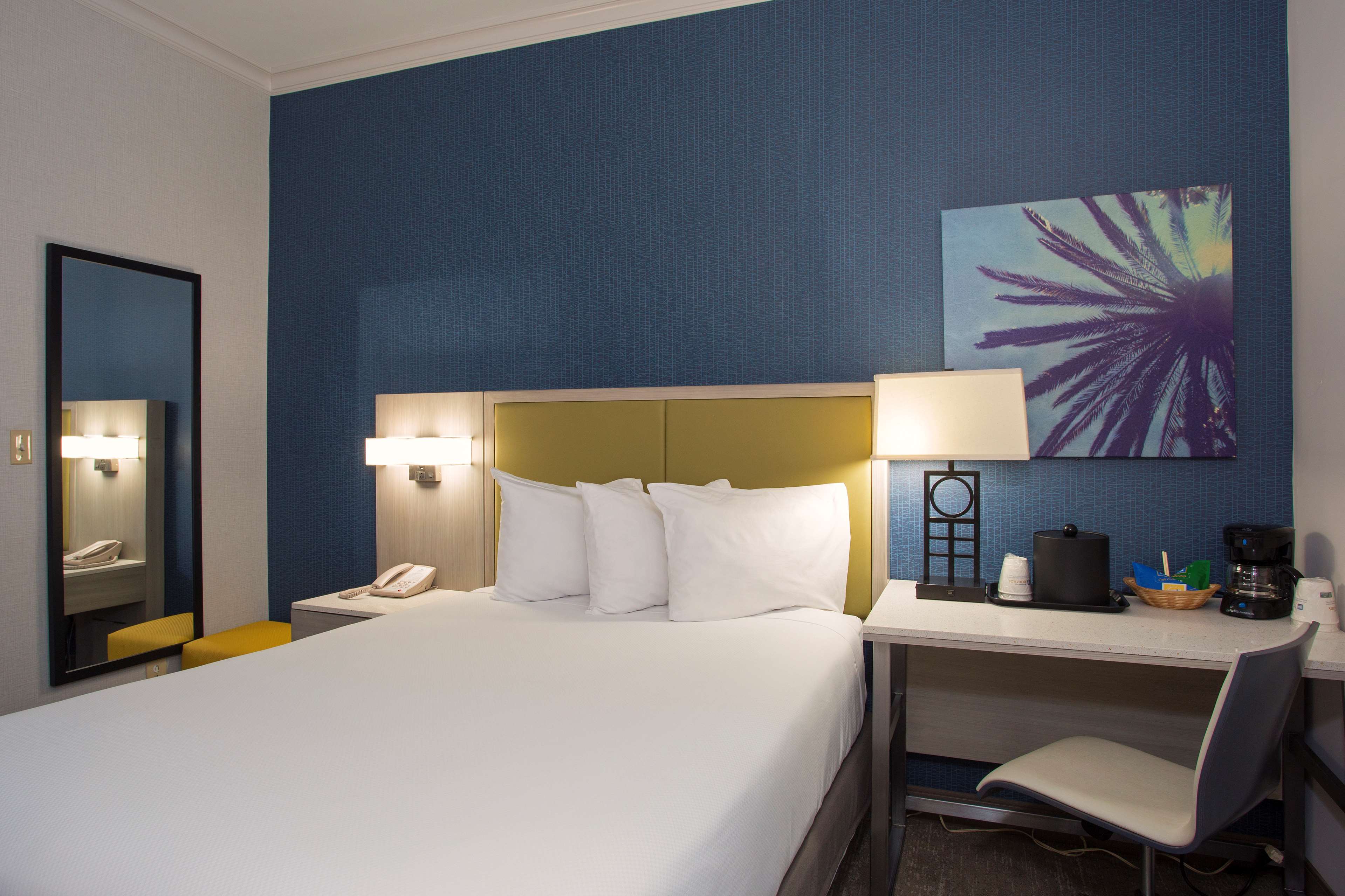 SureStay Hotel by Best Western Santa Monica Photo