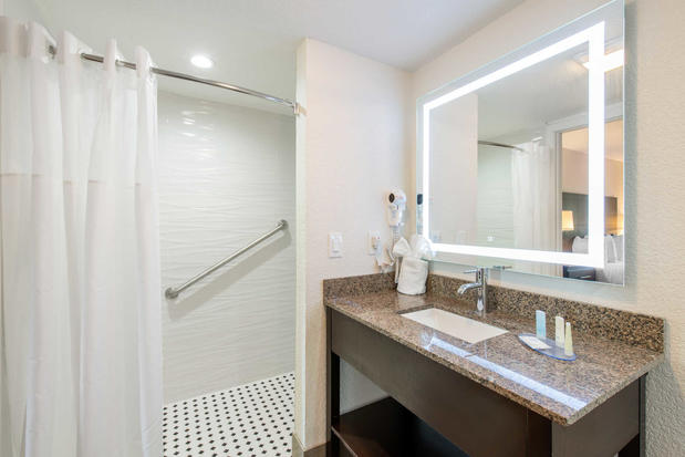 Images Clarion Inn & Suites