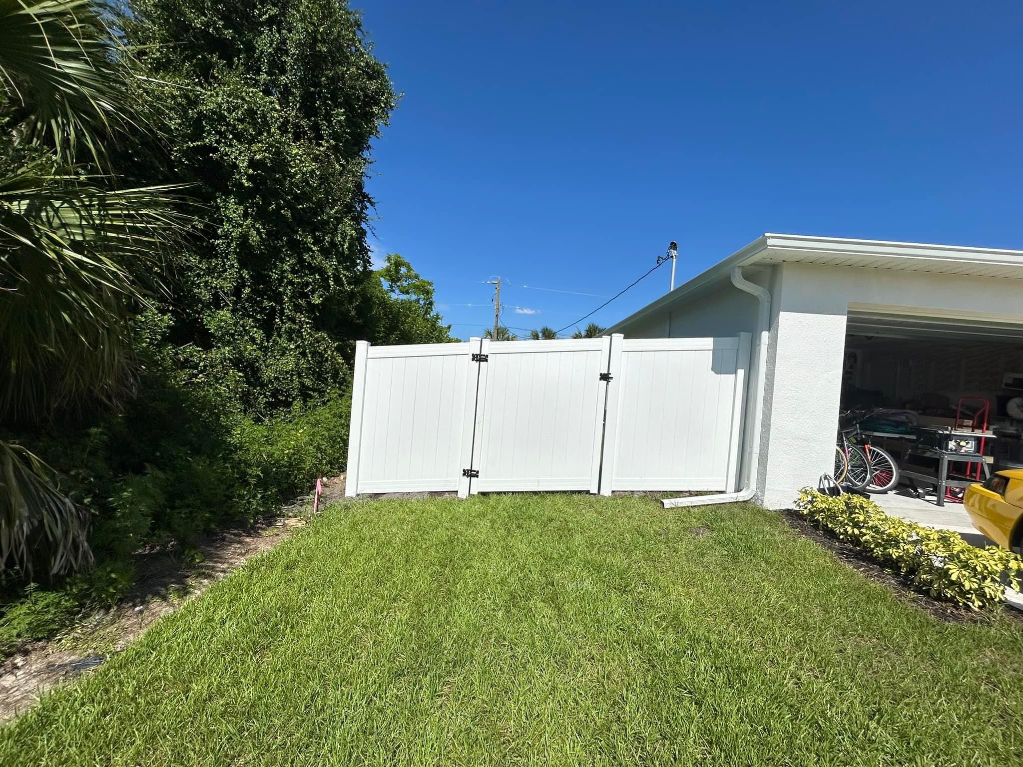 Top Rail Fence Pompano Beach Image