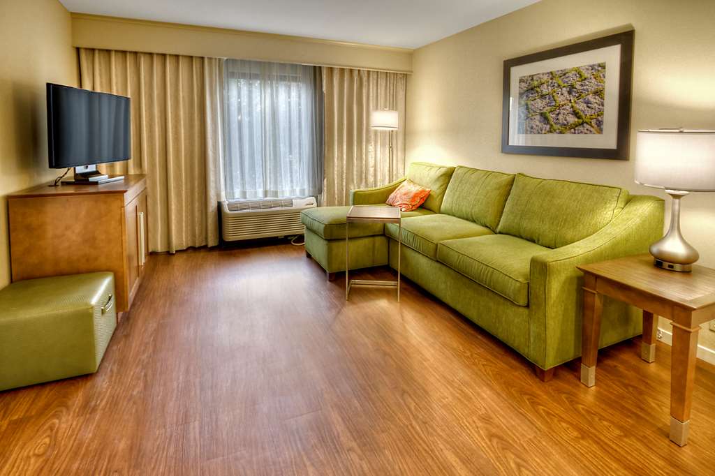 Hampton Inn & Suites Asheville Airport Image