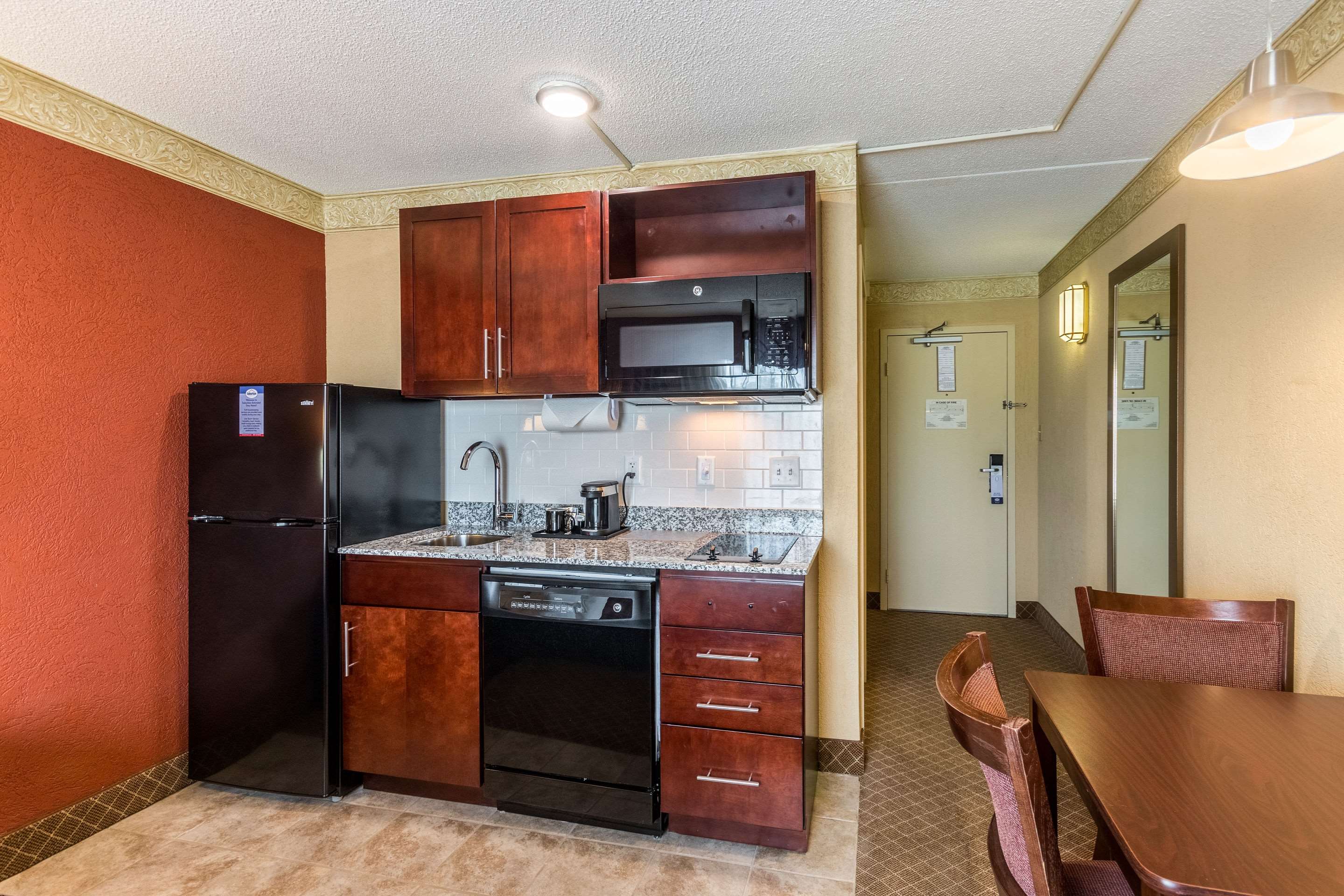 Suburban Extended Stay Hotel Photo