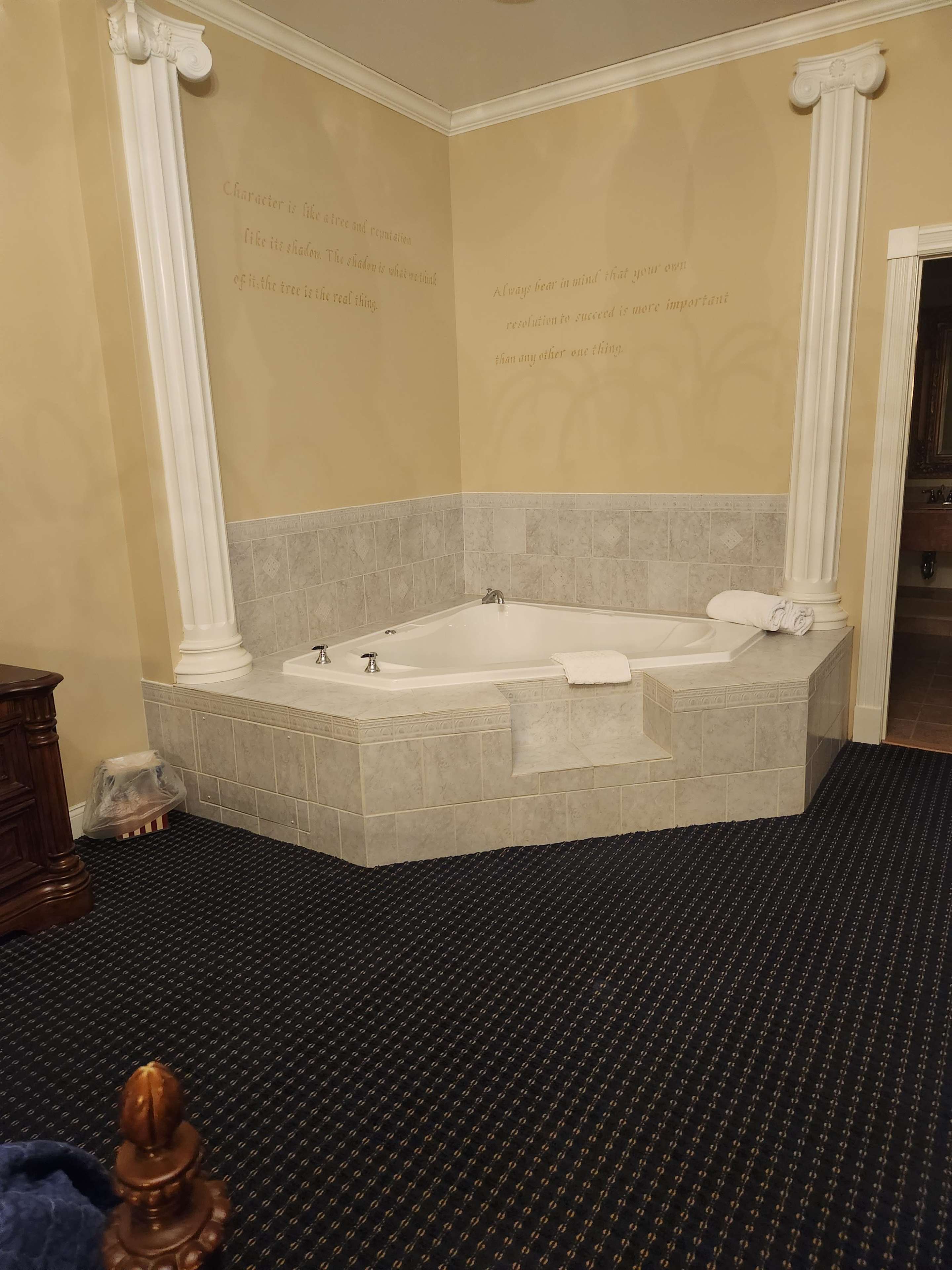 lincoln tub