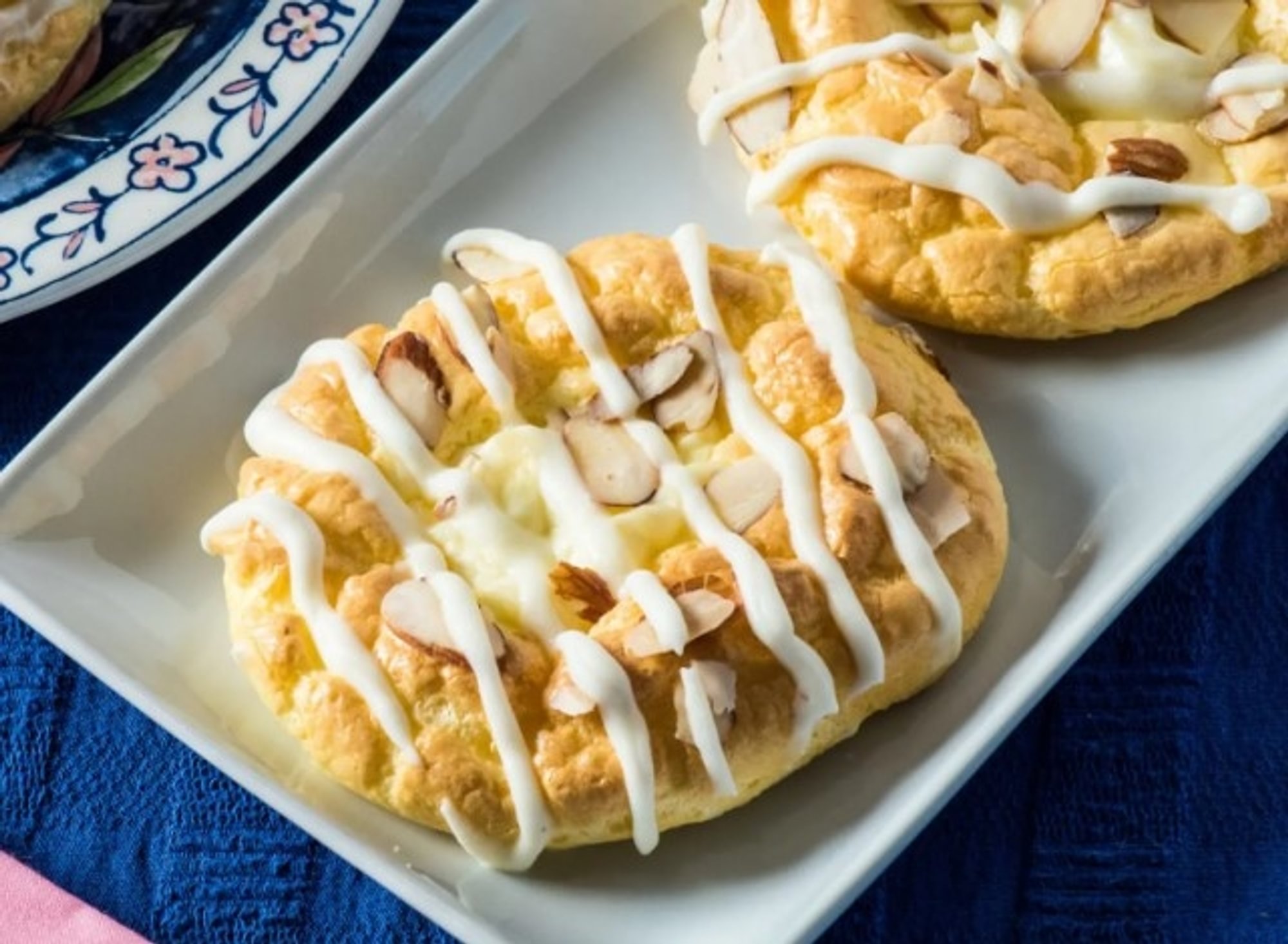 ALMOND DANISH