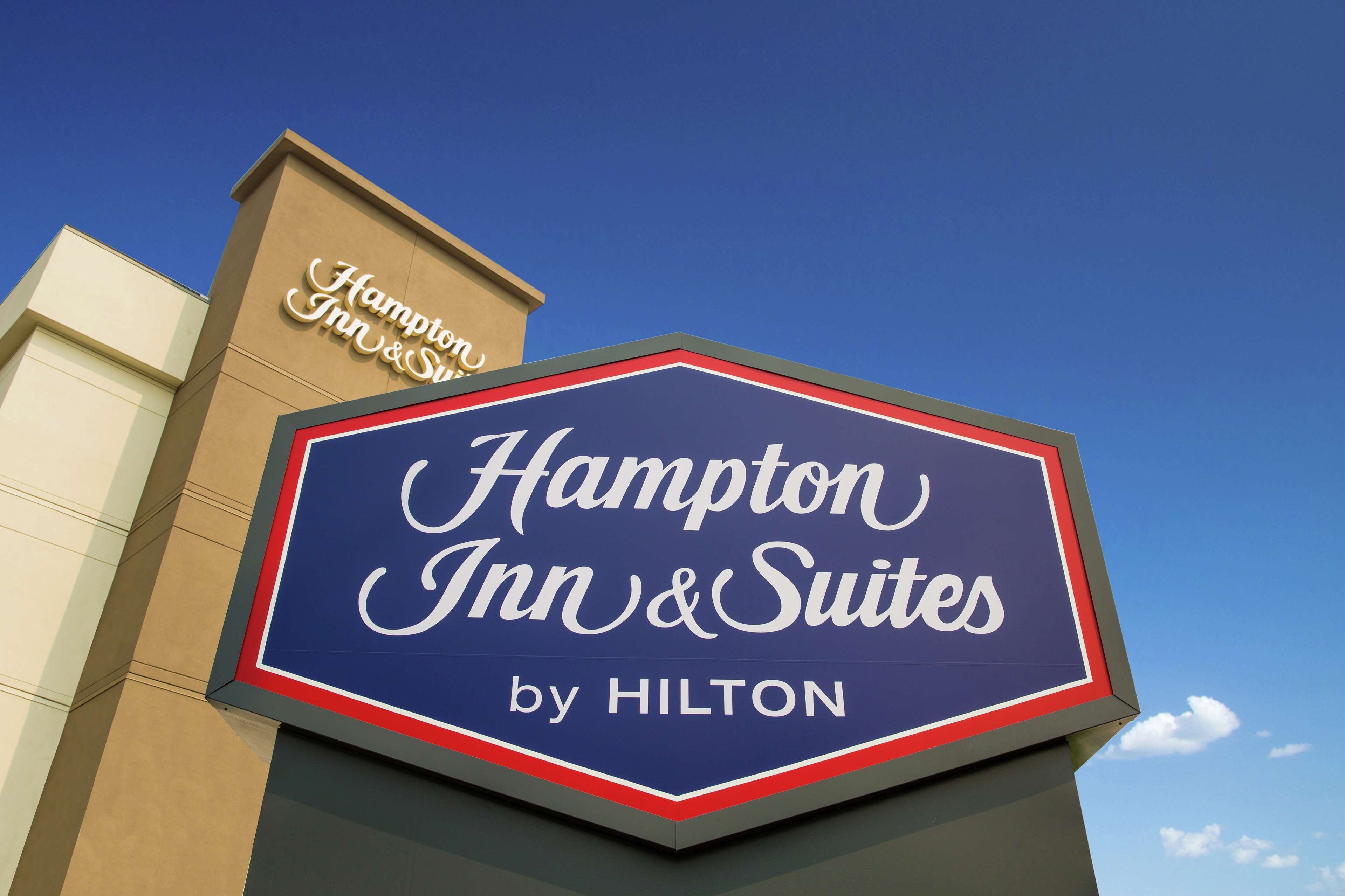 Hampton Inn & Suites Seattle-Downtown Photo