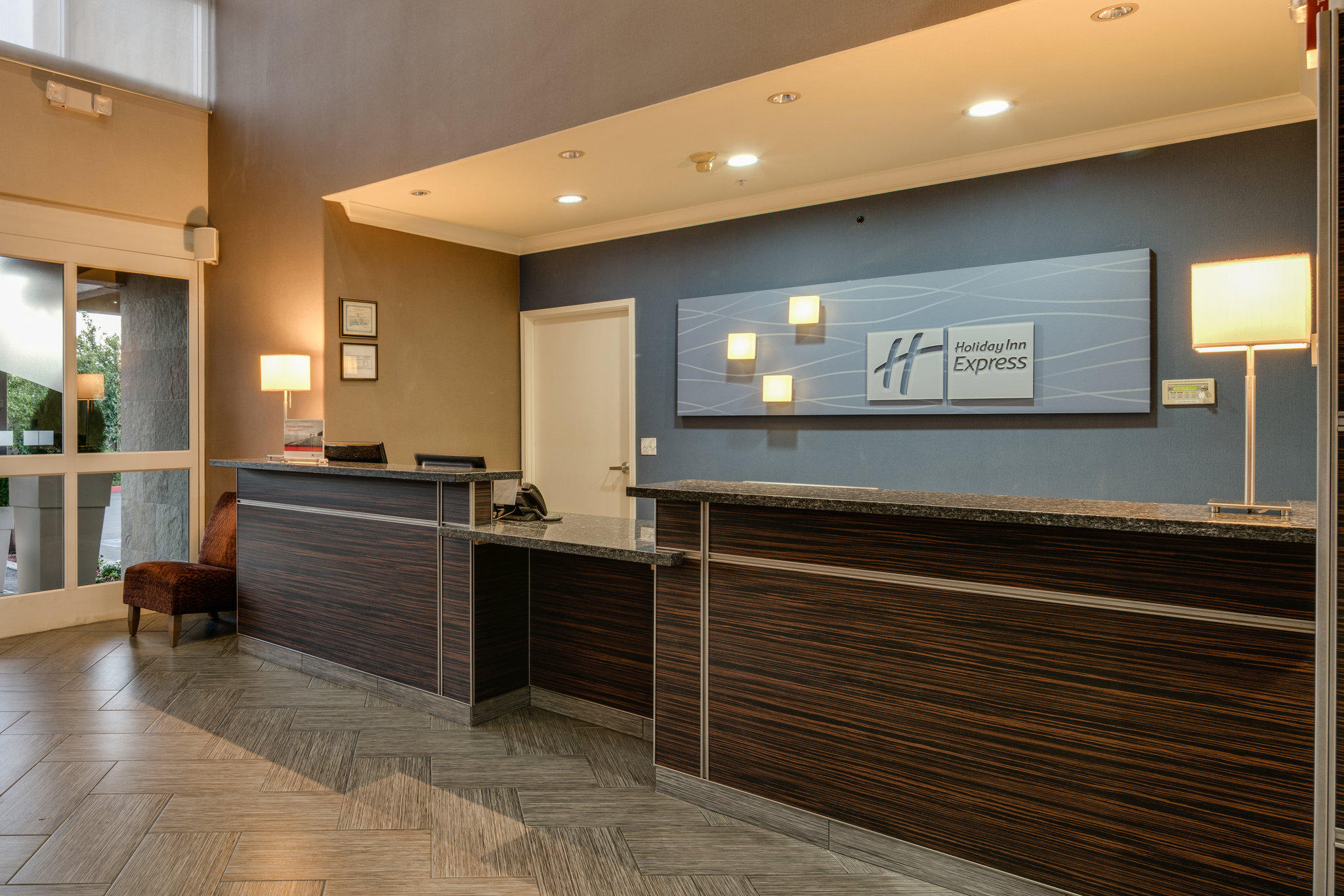 Holiday Inn Express & Suites Santa Clara Photo