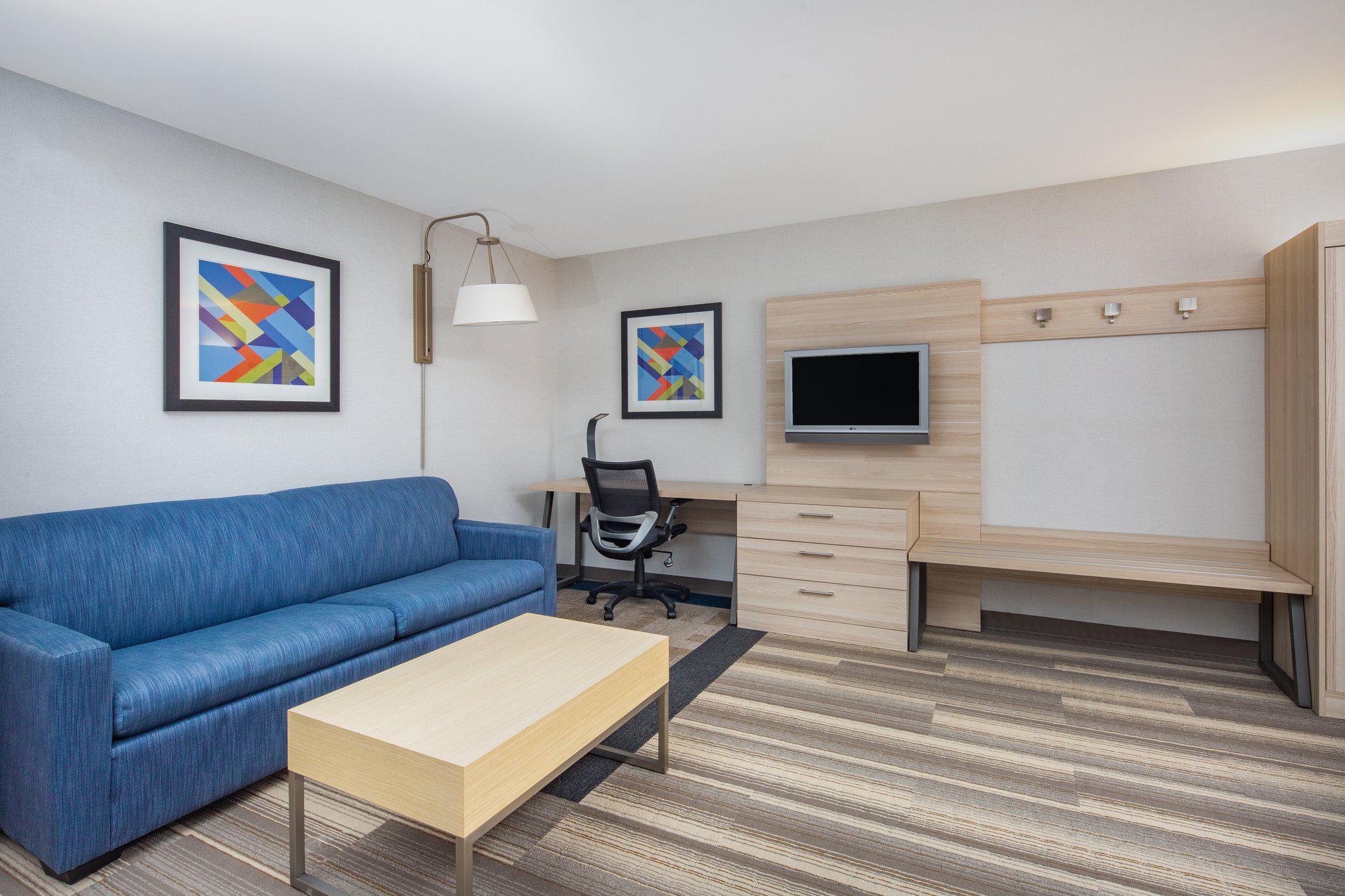 Holiday Inn Express & Suites Ontario Airport Photo