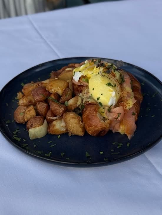 Smoked Salmon Benedict