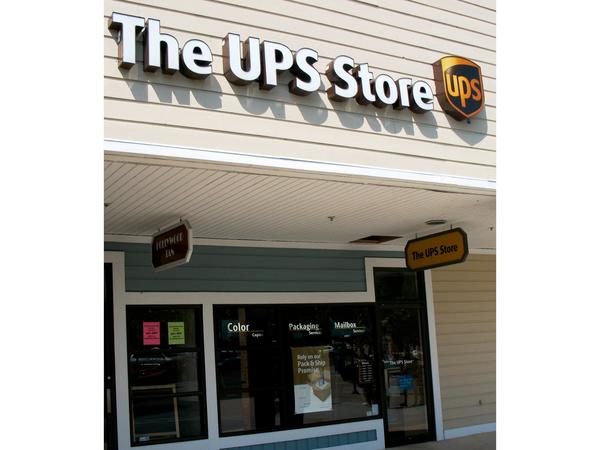 Facade of The UPS Store Reston