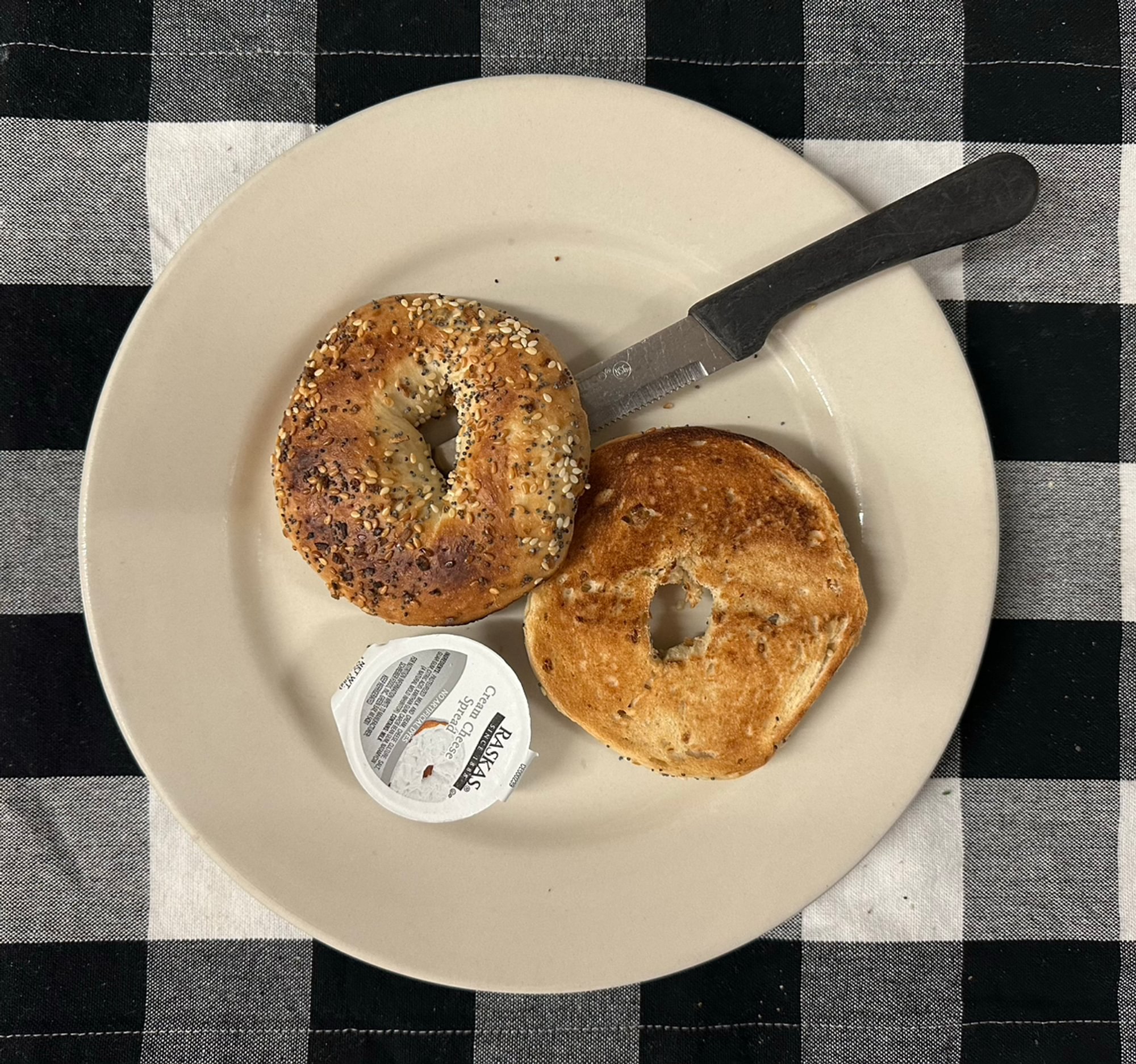 Everything Bagel Toasted With Cream Cheese (Side)