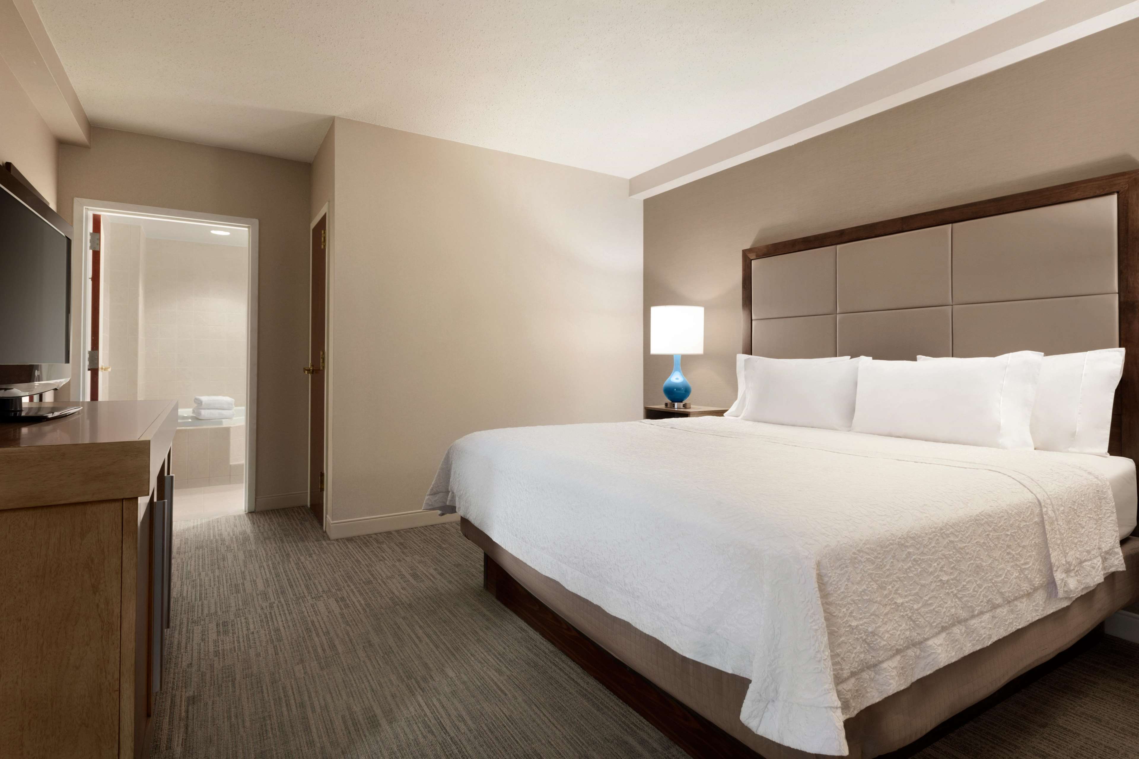 Hampton Inn Long Island - Brookhaven Photo